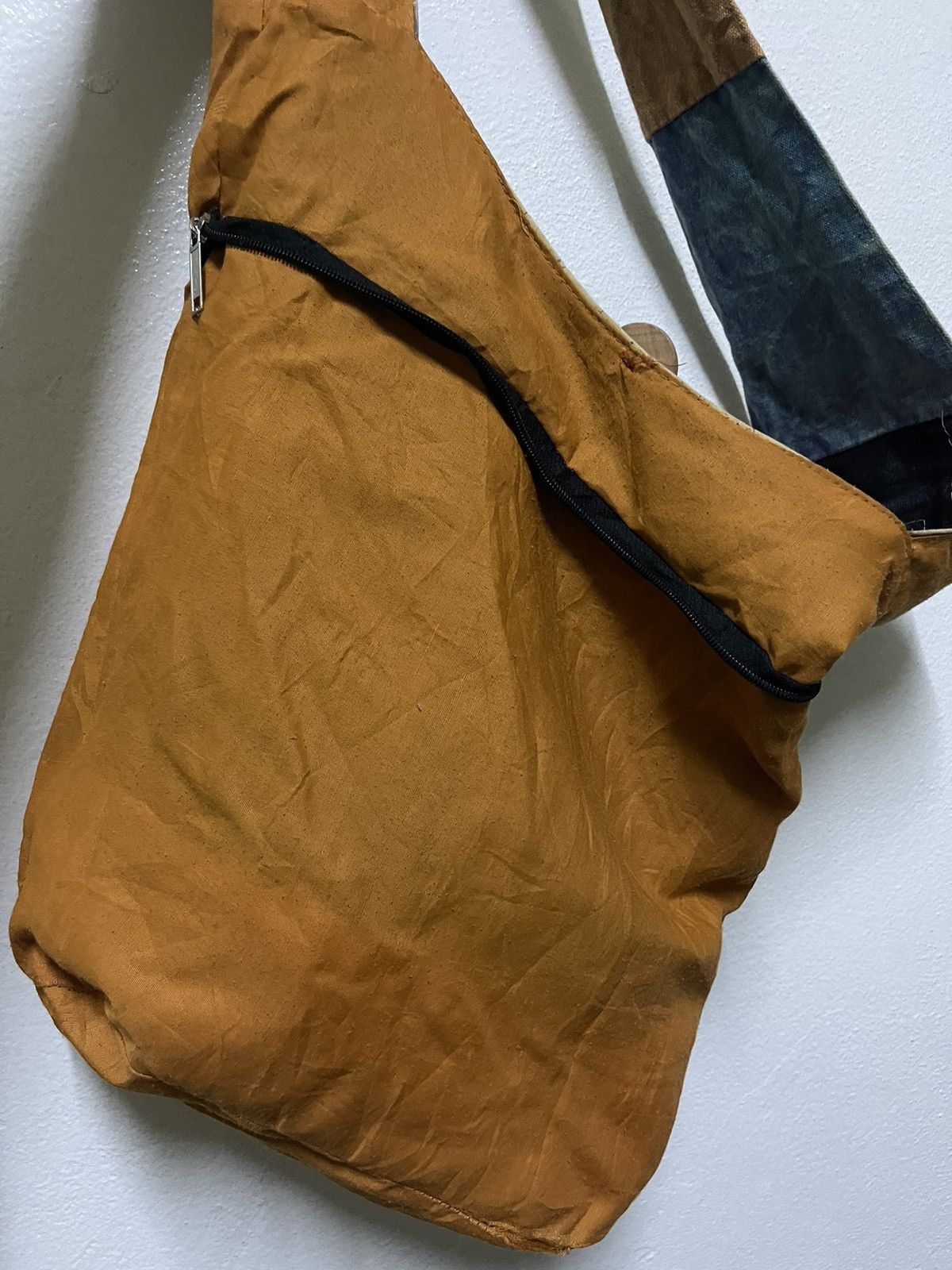 Japanese Brand × Other Sling Bag Custom Distressed Rare Design Size ONE SIZE - 16 Thumbnail