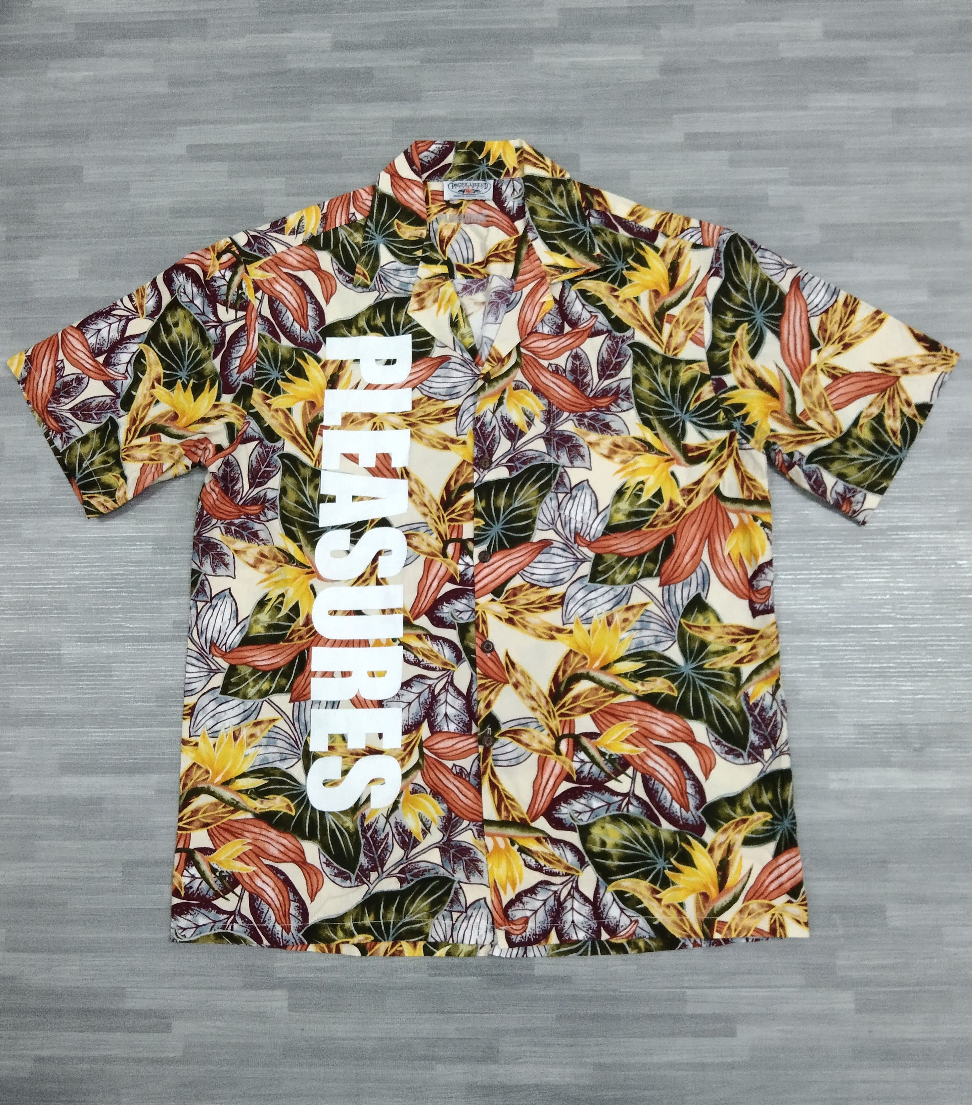 Pleasures GRAIL🔥OG PLEASURES SPELLOUT FLORAL HAWAIIAN BUTTON UP Size US L / EU 52-54 / 3 - 1 Thumbnail