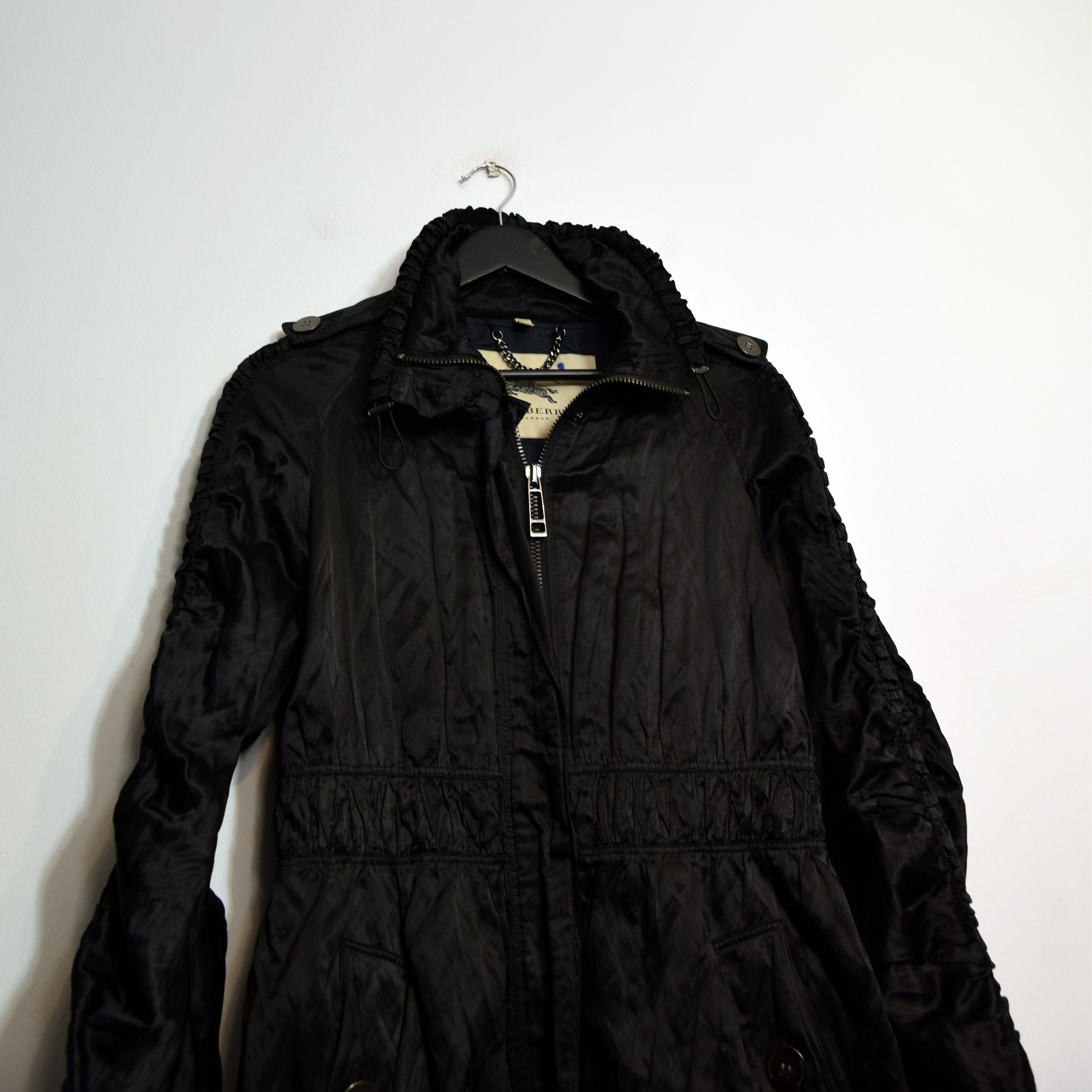 Burberry Single Breastead Coat Jacket Gothic Y2K Vintage Burberry Size M / US 6-8 / IT 42-44 - 3 Thumbnail
