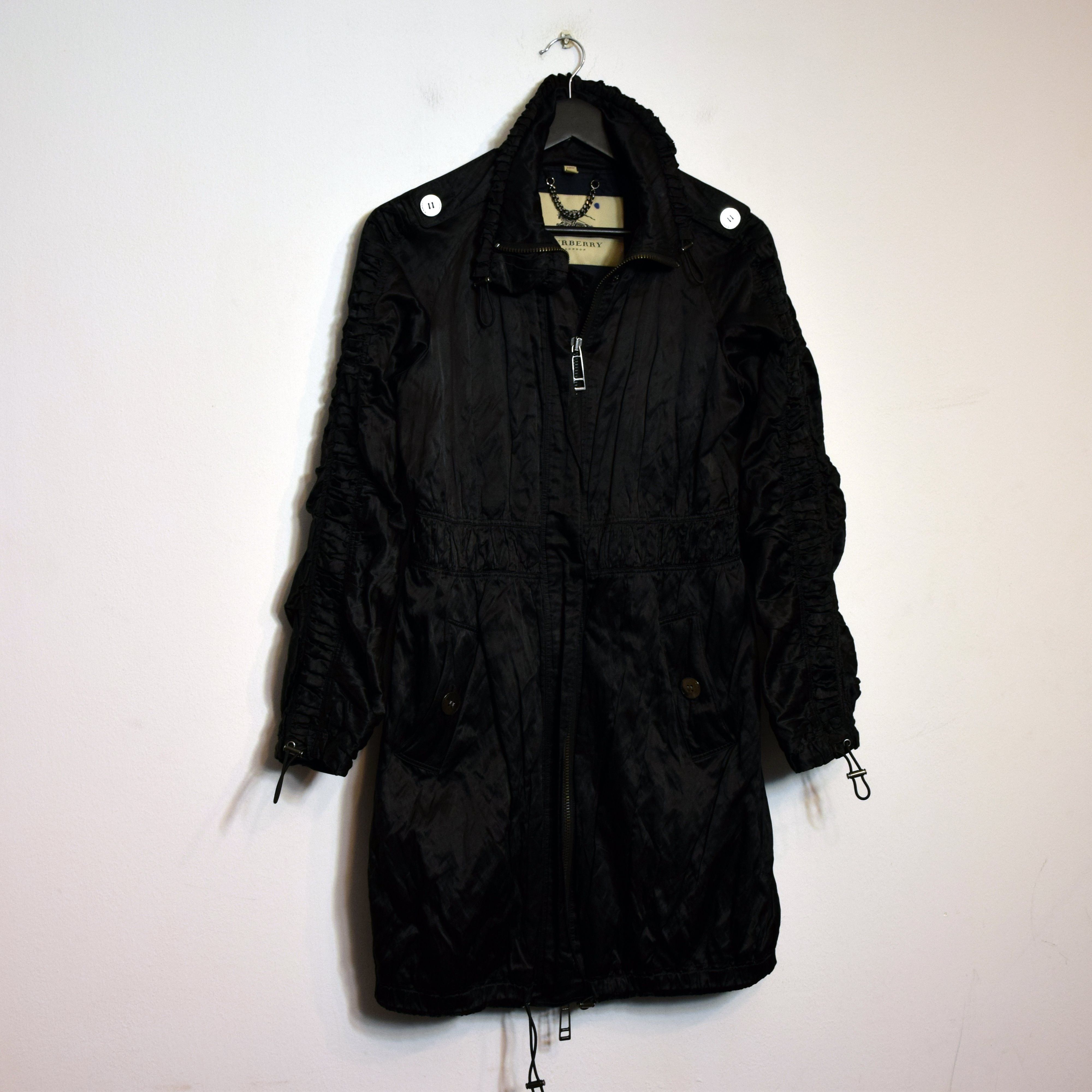 Burberry Single Breastead Coat Jacket Gothic Y2K Vintage Burberry Size M / US 6-8 / IT 42-44 - 1 Thumbnail