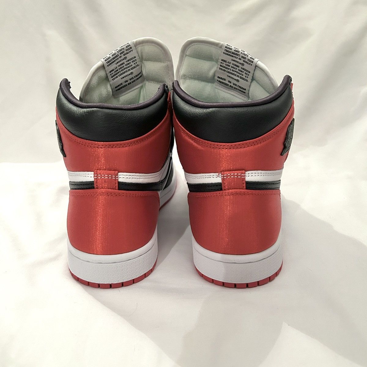 Jordan Brand 🔻Air Jordan 1 Satin Black Toe🔻 Size US 8 / IT 38 - 2 Thumbnail