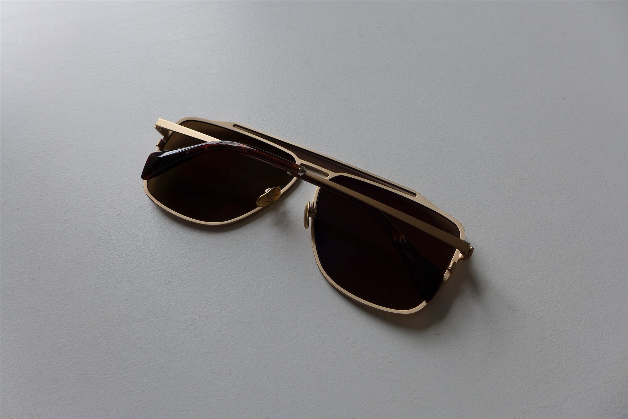 Yohji Yamamoto Yohji Yamamoto YY7040 Aviator Sunglasses -- Matte Gold. Size ONE SIZE - 1 Thumbnail