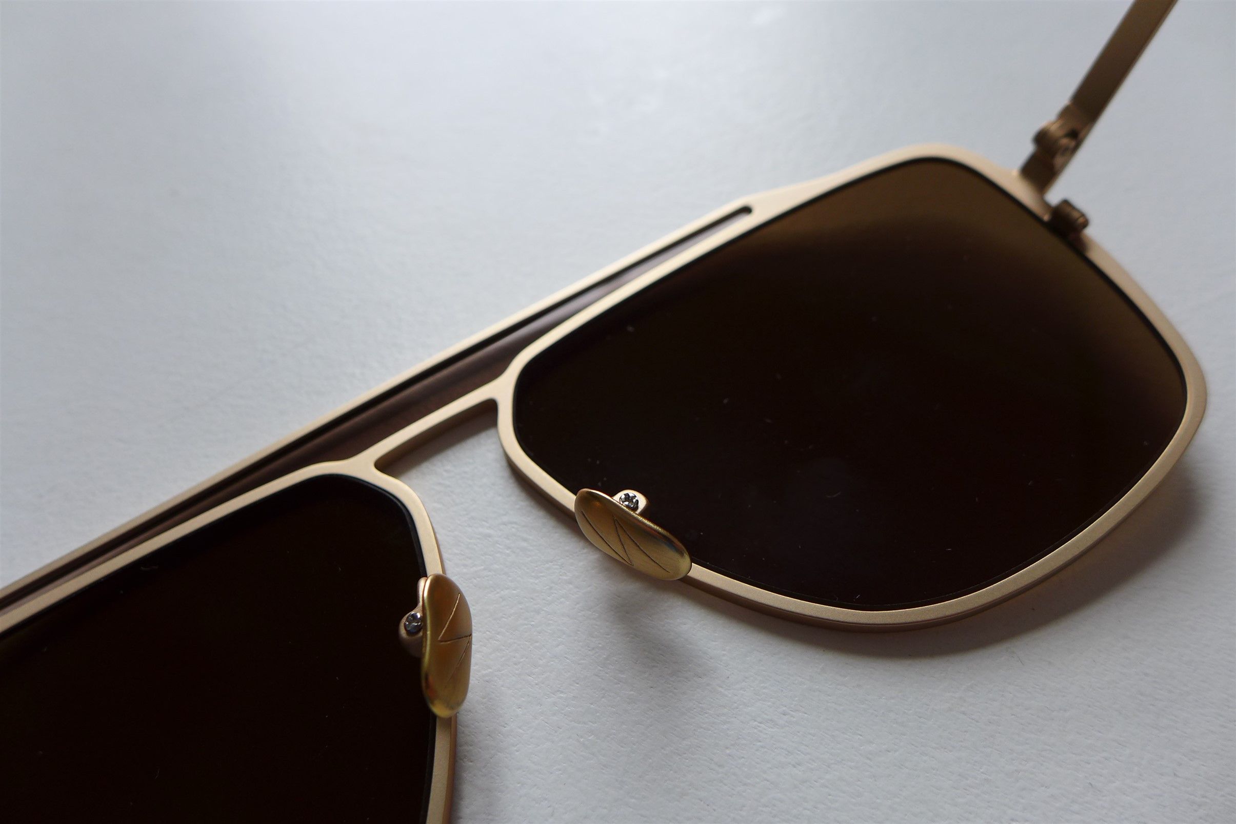 Yohji Yamamoto Yohji Yamamoto YY7040 Aviator Sunglasses -- Matte Gold. Size ONE SIZE - 9 Thumbnail