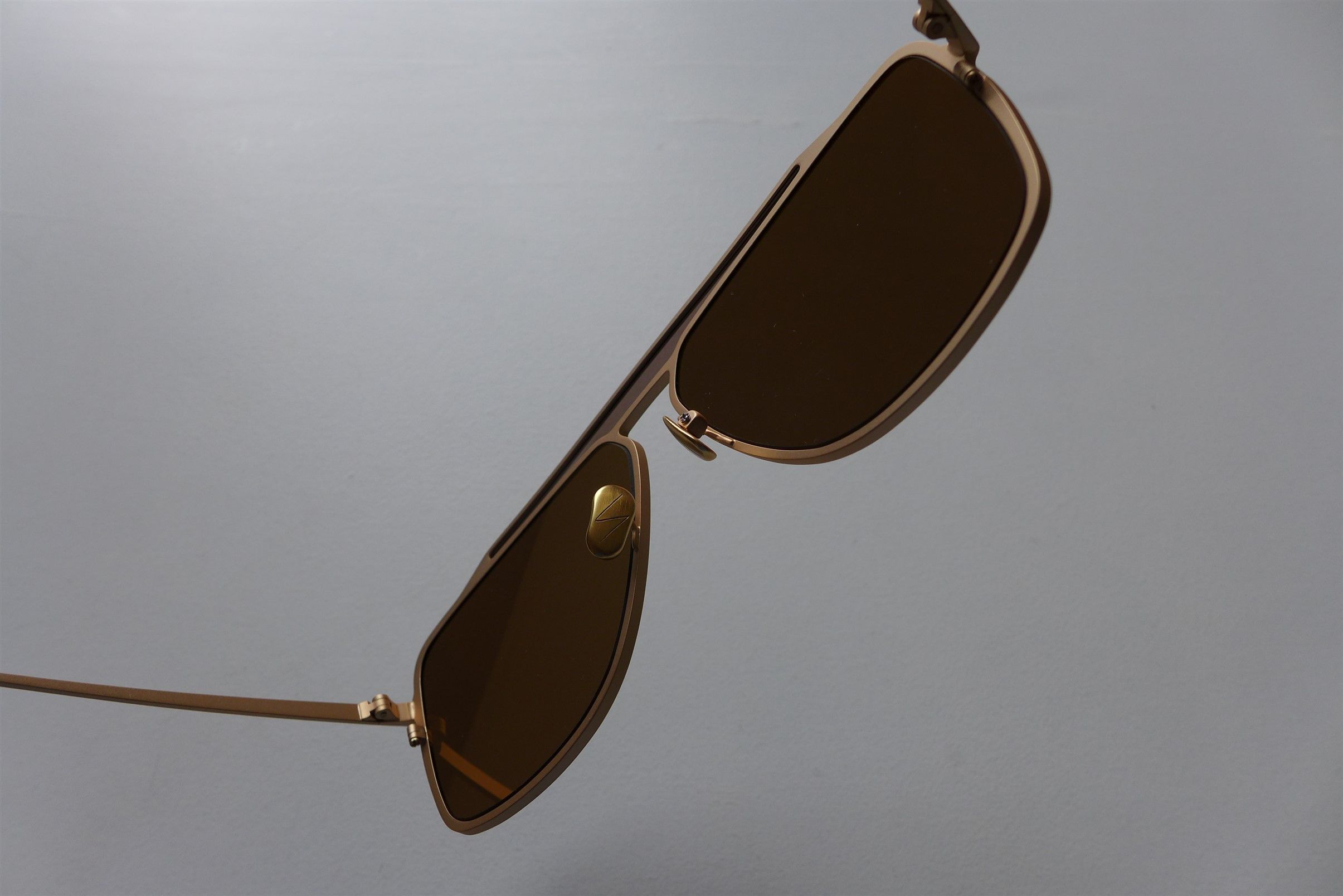 Yohji Yamamoto Yohji Yamamoto YY7040 Aviator Sunglasses -- Matte Gold. Size ONE SIZE - 14 Thumbnail