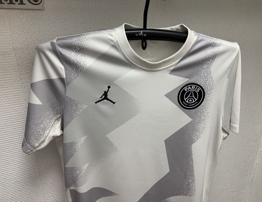 Jordan Brand Paris Saint Germain PSG Jordan soccer jersey M sz | Grailed