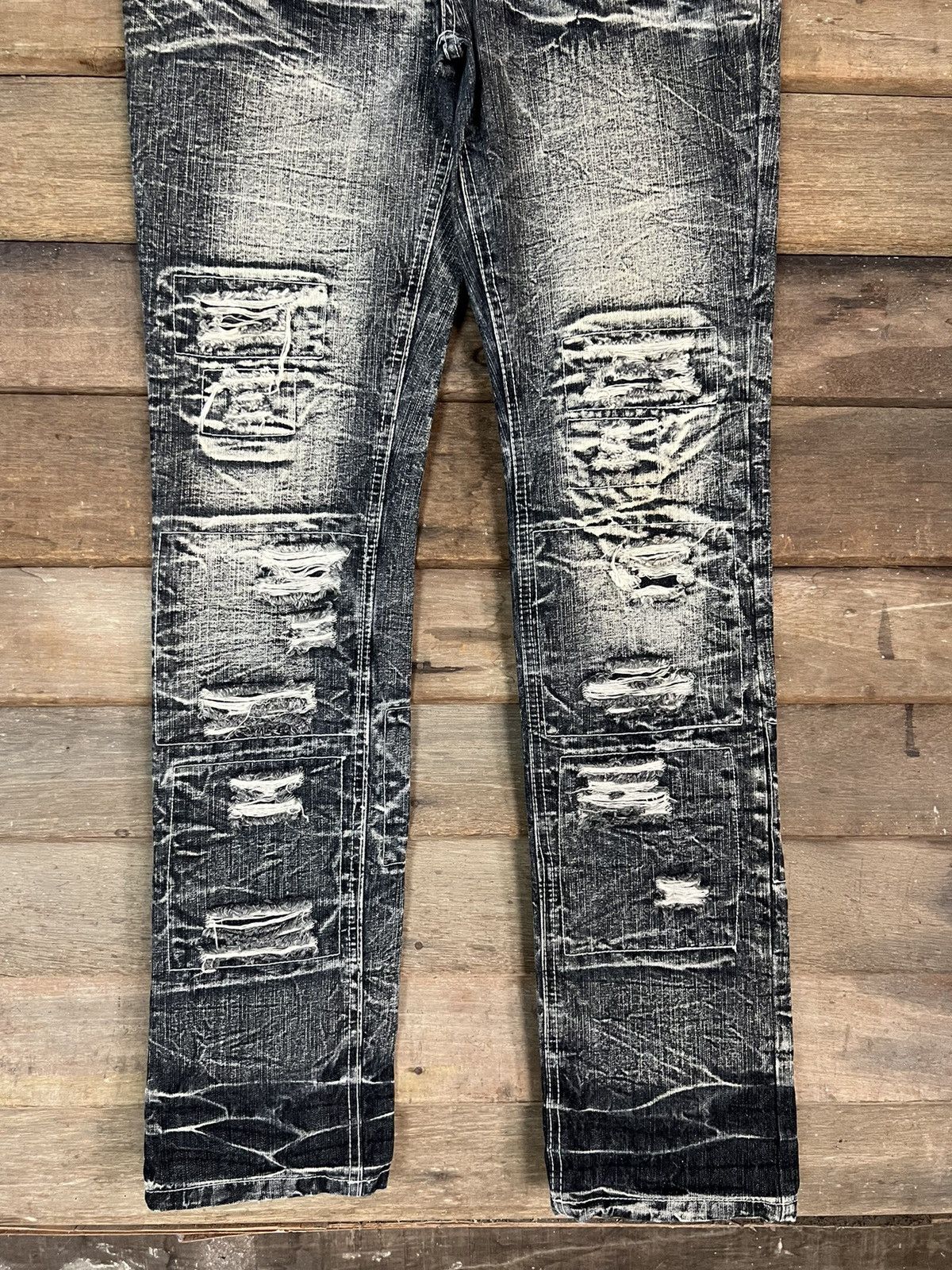 LOWBOX LOWBOX PUNK DISTRESSED DENIM SKINY VINTAGE JAPANESE BRANDED Size US 31 - 4 Thumbnail