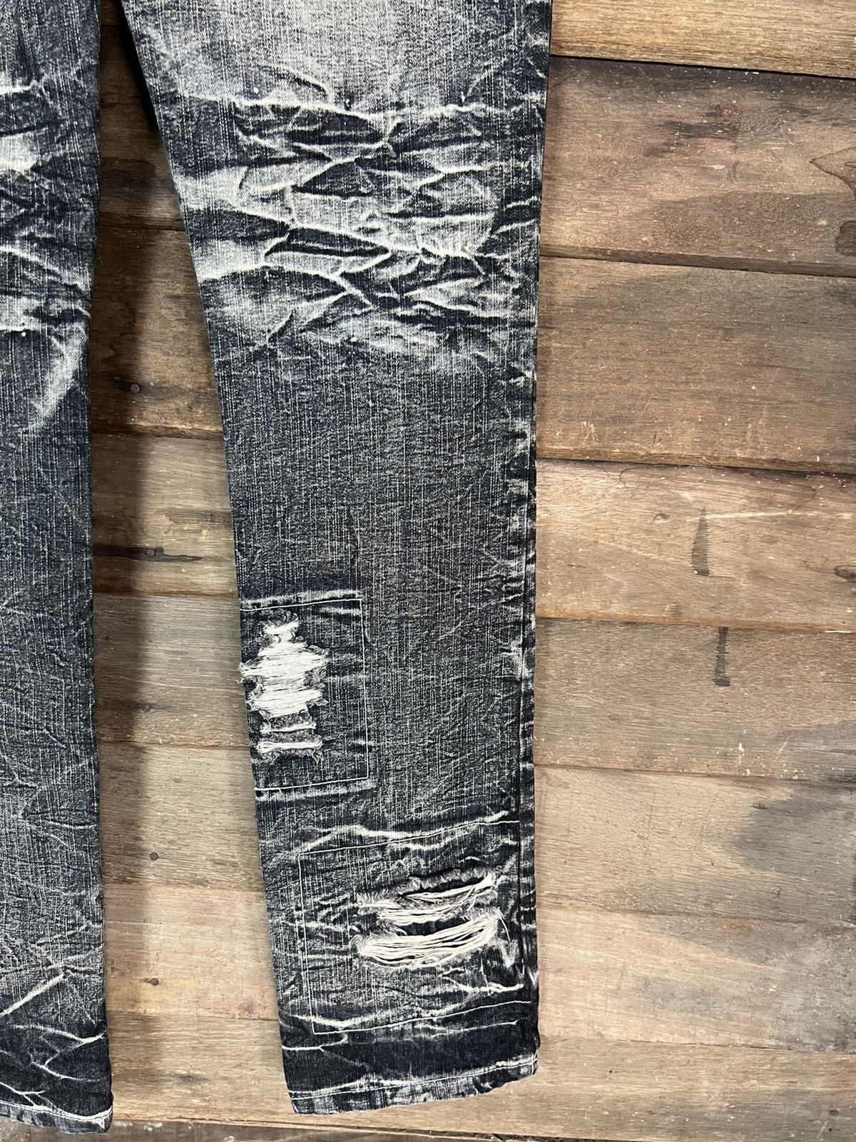 LOWBOX LOWBOX PUNK DISTRESSED DENIM SKINY VINTAGE JAPANESE BRANDED Size US 31 - 17 Thumbnail
