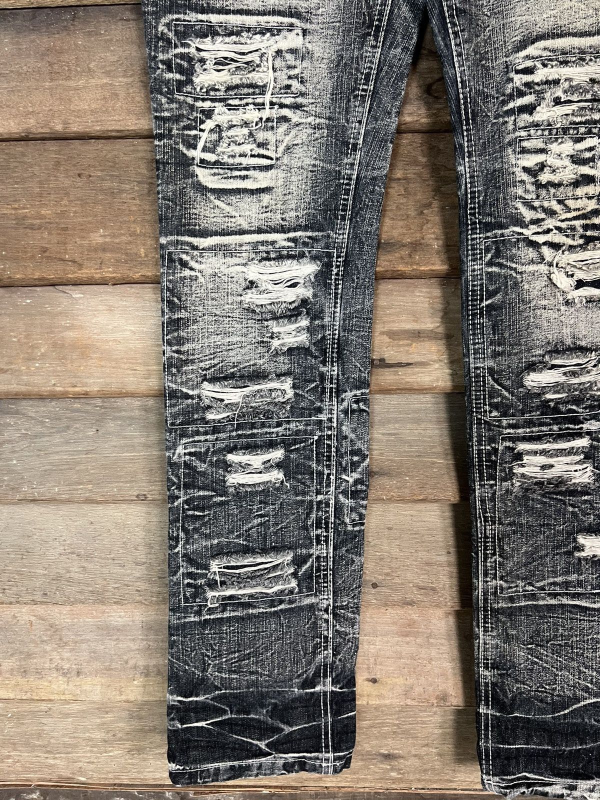LOWBOX LOWBOX PUNK DISTRESSED DENIM SKINY VINTAGE JAPANESE BRANDED Size US 31 - 9 Thumbnail