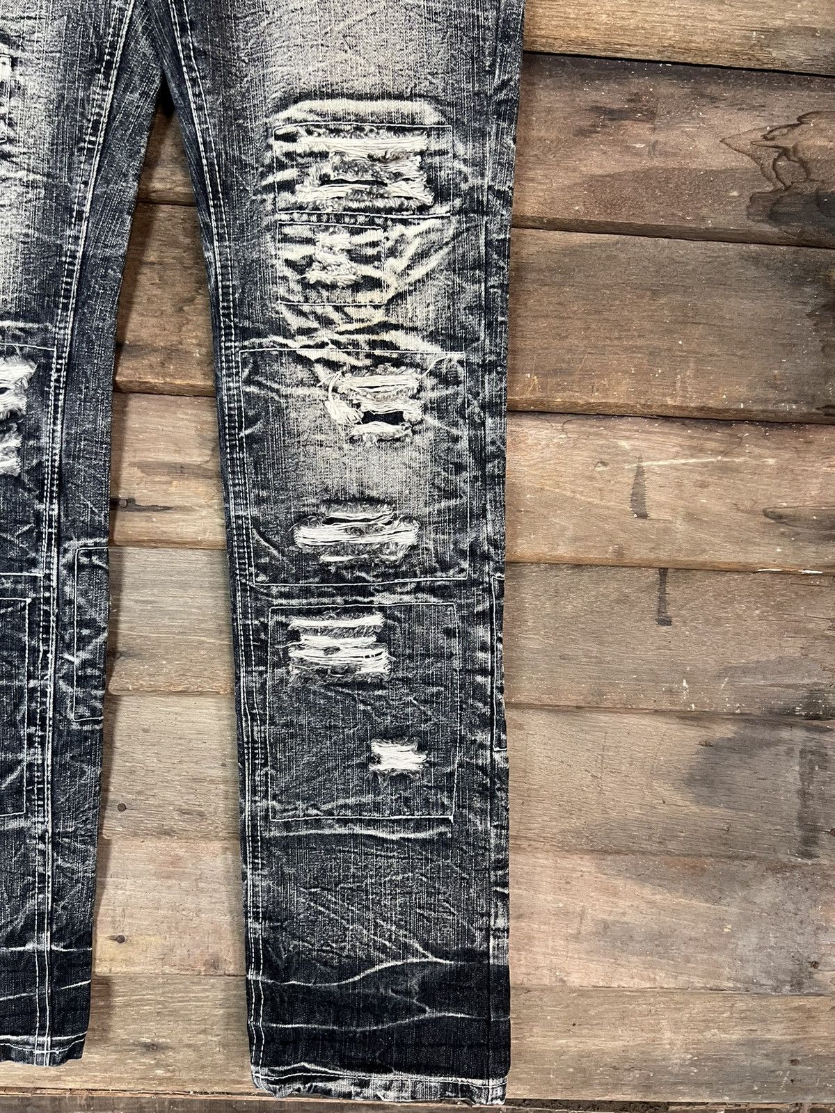 LOWBOX LOWBOX PUNK DISTRESSED DENIM SKINY VINTAGE JAPANESE BRANDED Size US 31 - 10 Thumbnail