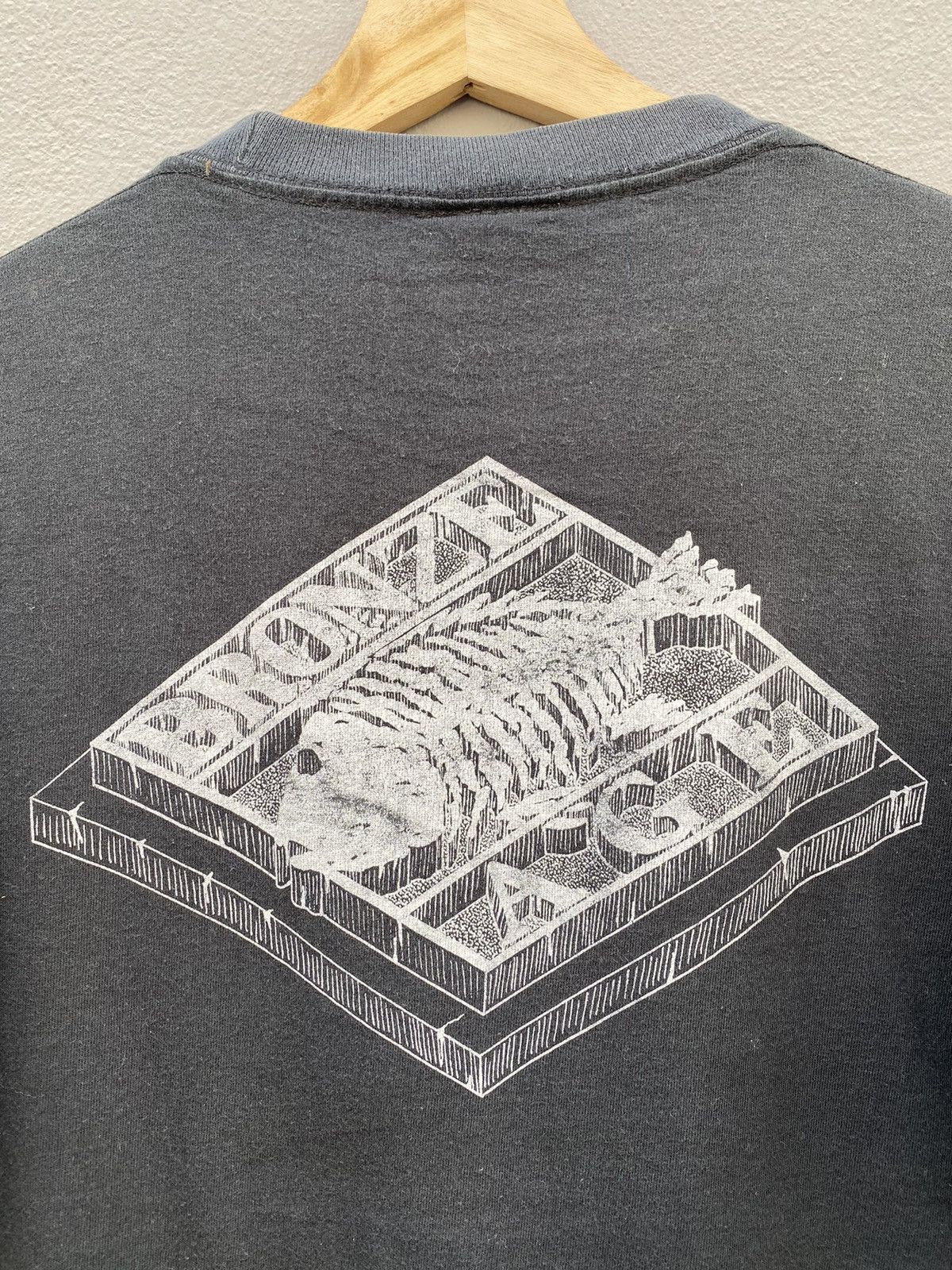 Girl Skateboards vintage rare bronze age iconic fishbone graphic skates tee Size US M / EU 48-50 / 2 - 3 Thumbnail