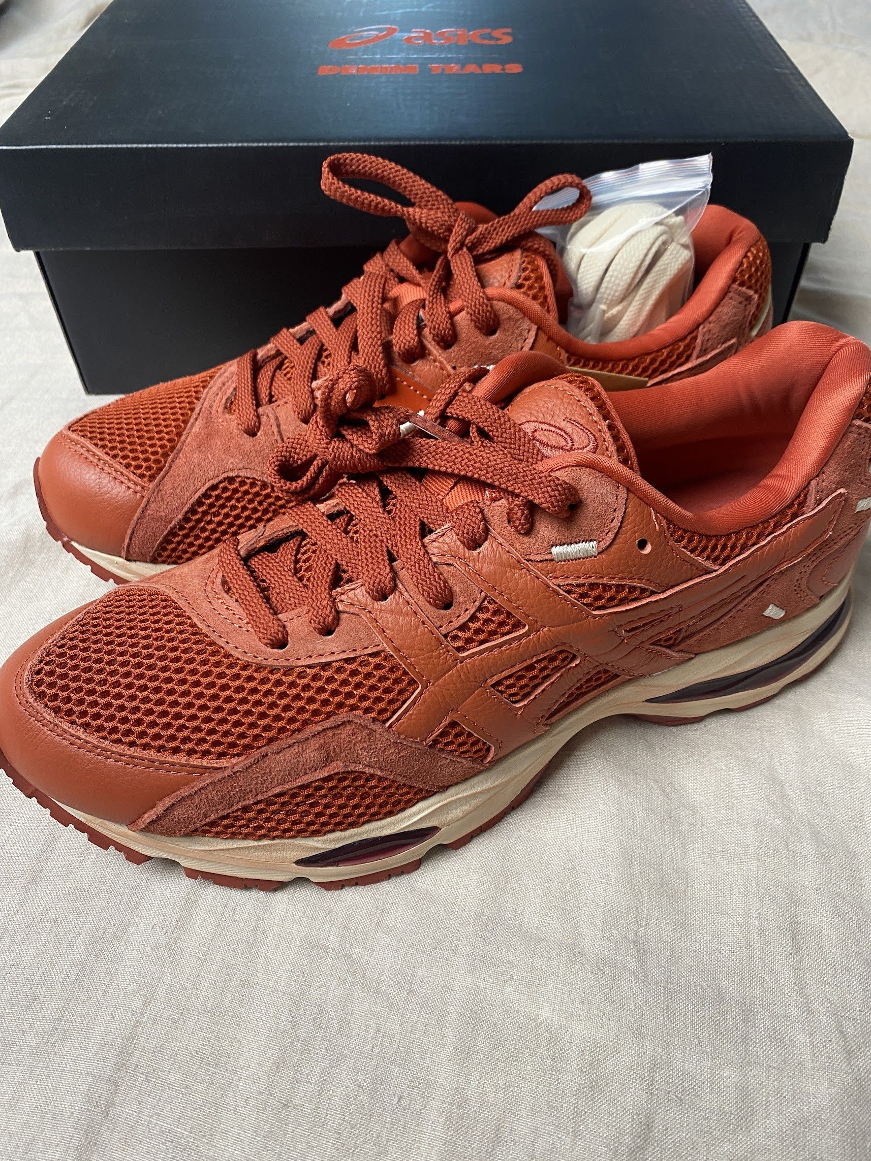 Asics × DENIM TEARS Red Clay Asics Cream Denim Tears x Basics Gel-mc plus Size US 9 / EU 42 - 4 Thumbnail