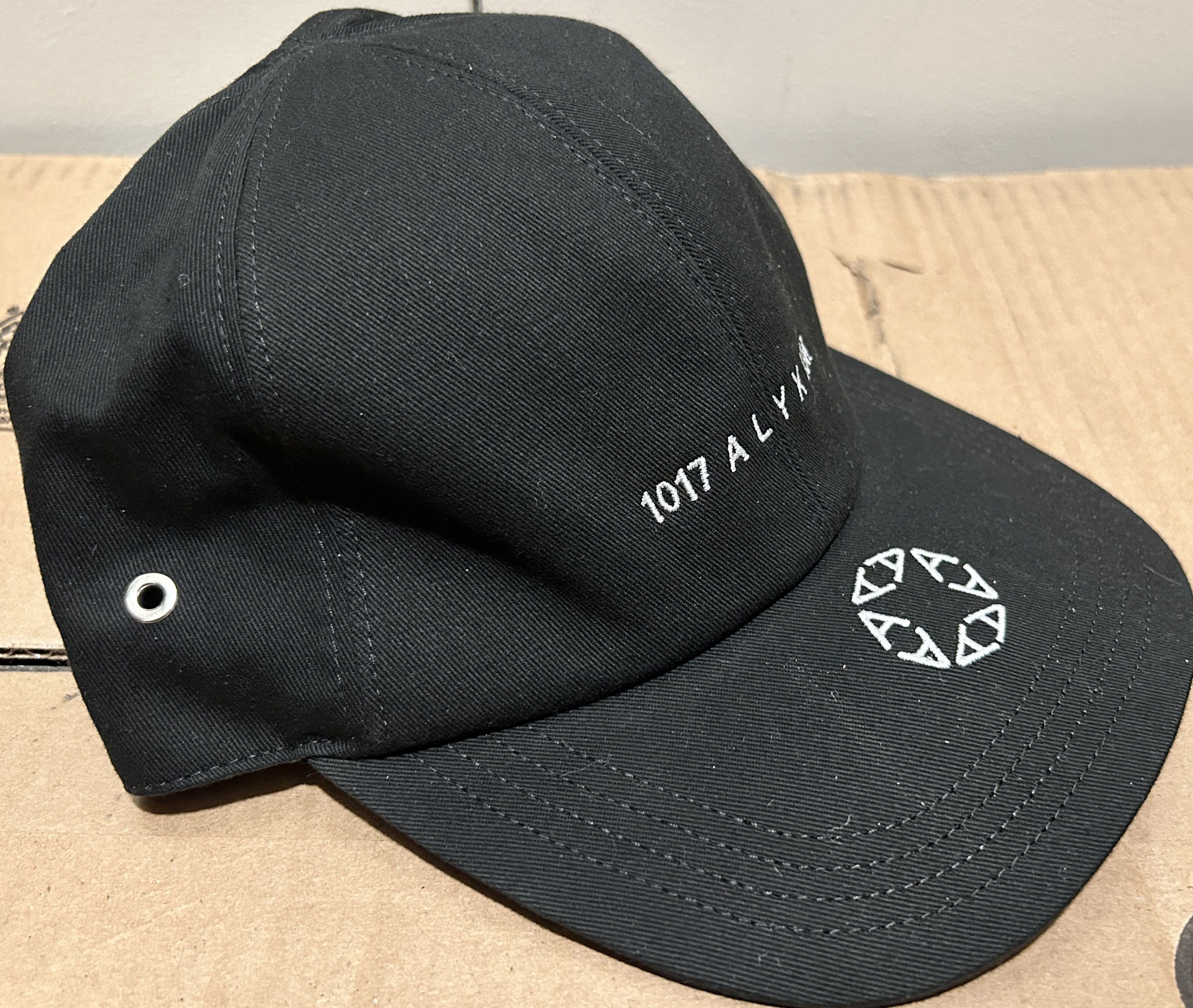 1017 ALYX 9SM 1017 ALYX 9SM embroidered logo baseball cap Black Size ONE SIZE - 3 Thumbnail