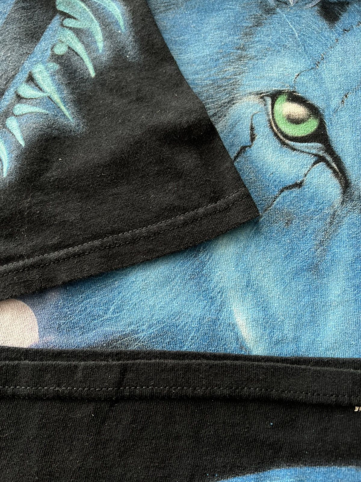 Liquid Blue Vintage 2001 Liquid Blue Wolf All Over Print Streetwear Tee Size US XL / EU 56 / 4 - 6 Thumbnail