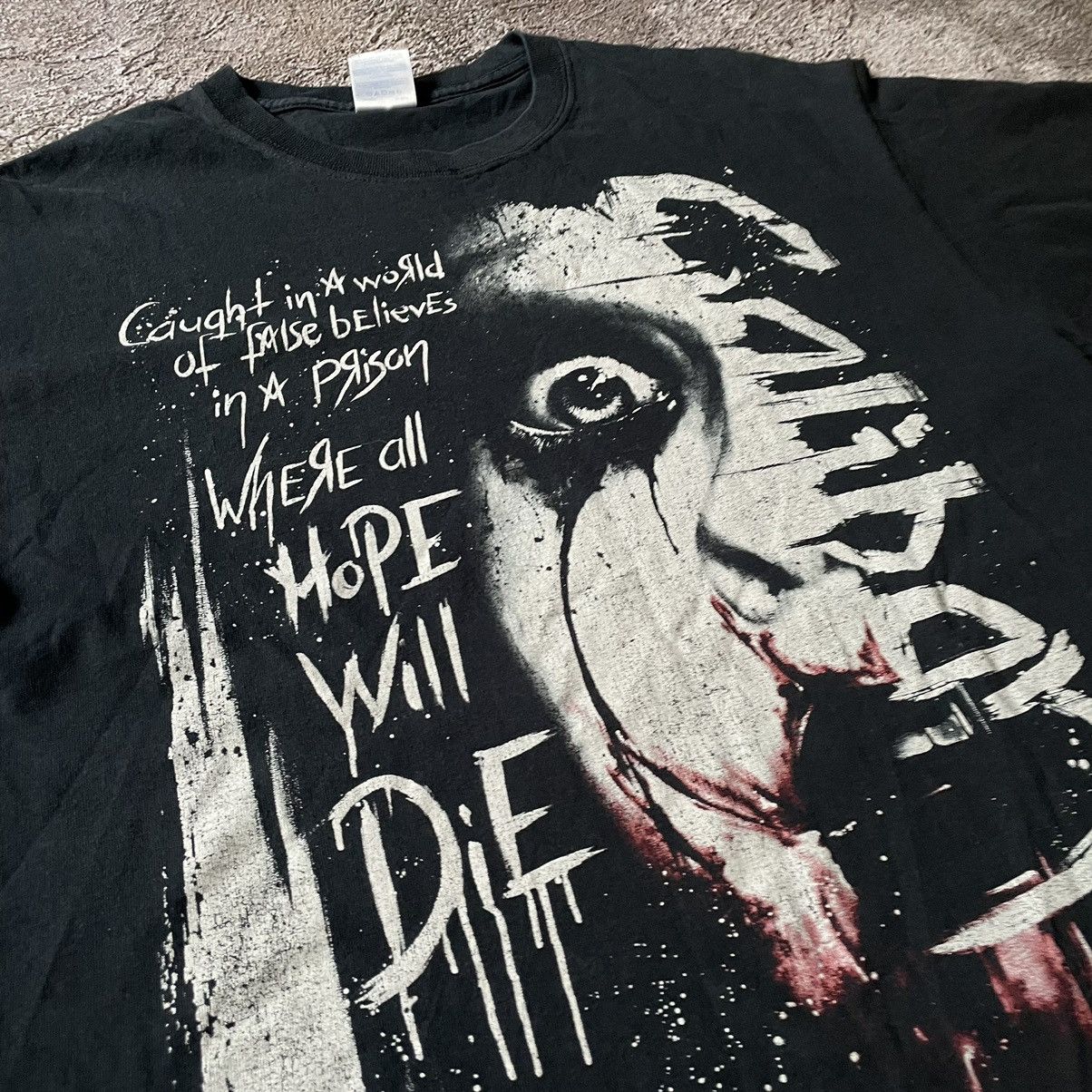 Vintage Vintage Y2K Goth Horror Graphic Tee Thrashed Black Relaxed L Size US L / EU 52-54 / 3 - 7 Thumbnail