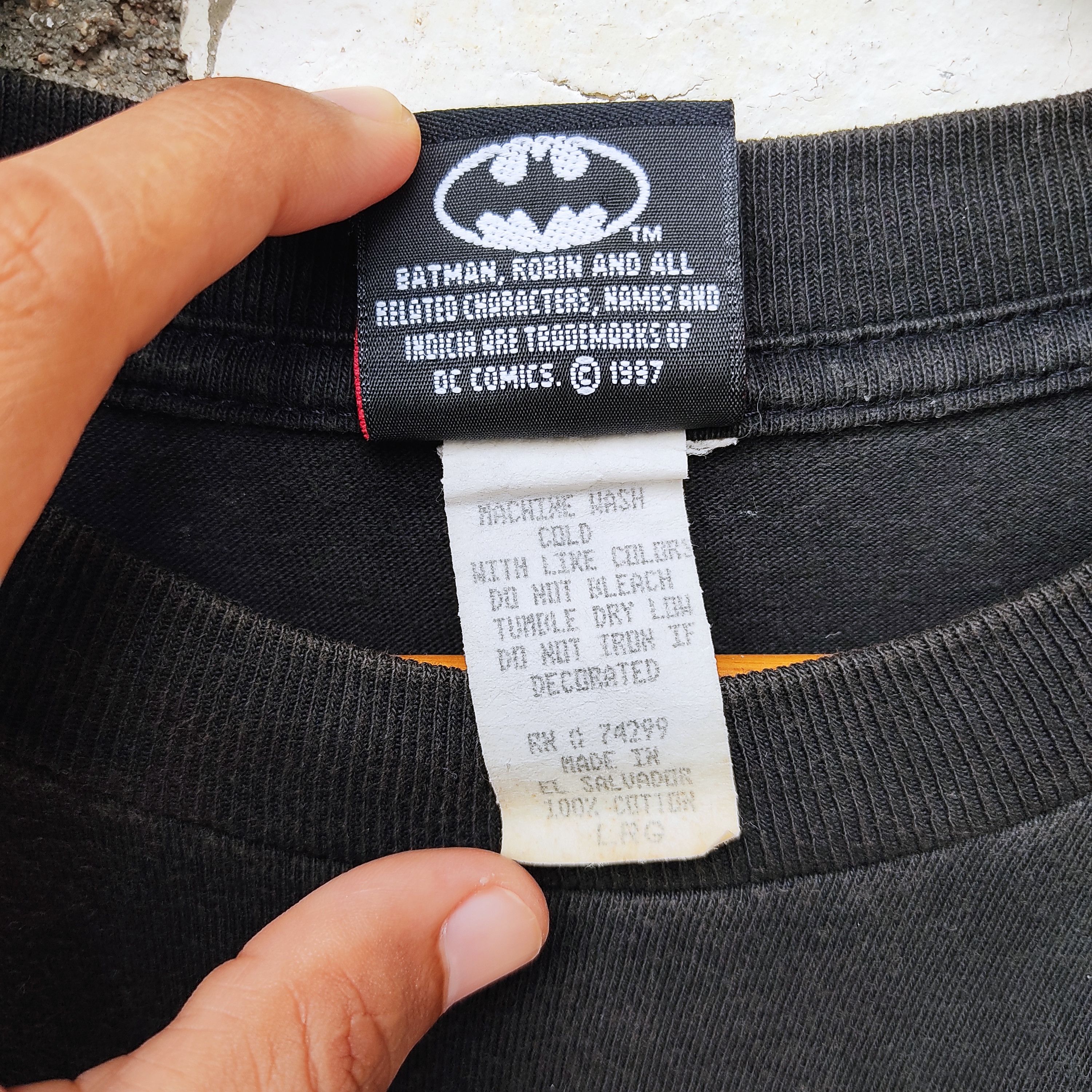 DC Comics Vintage Tshirts Batman © 1997 Dc Comics Size US S / EU 44-46 / 1 - 4 Thumbnail