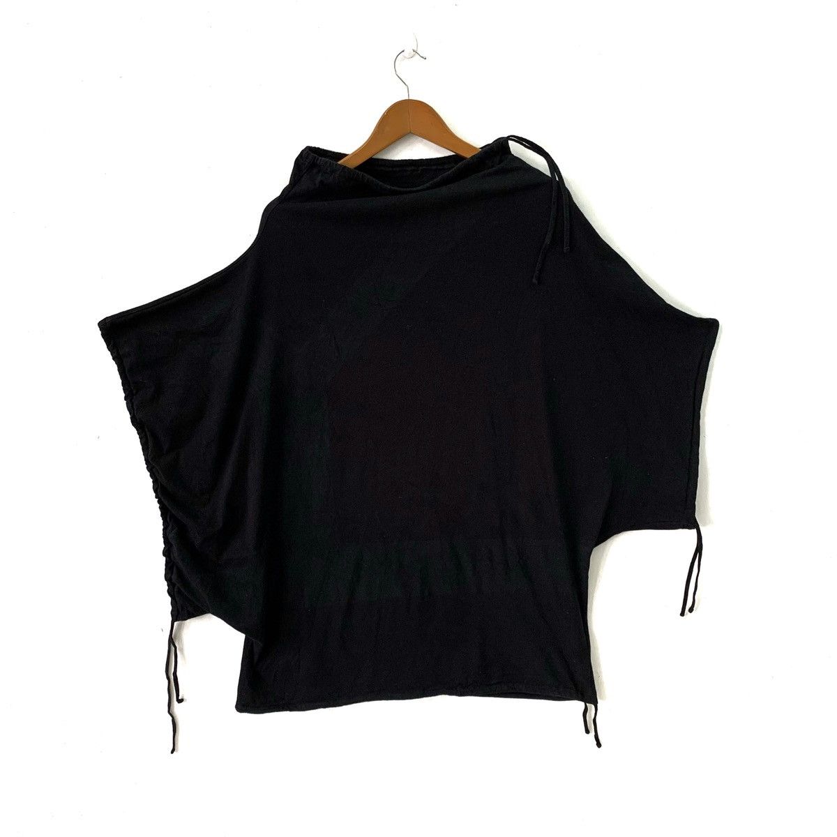 Yohji Yamamoto Black And Black Avant Garde Runaway