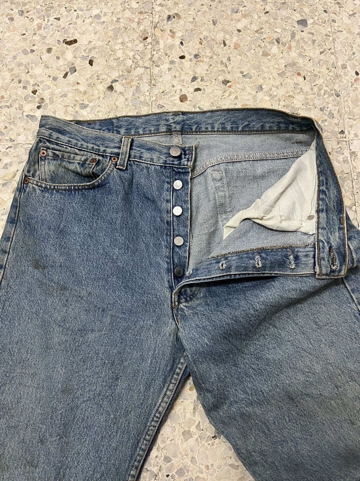 Levi's Vintage rare levi’s 90’s 501 light washed blue Size US 33 - 3 Thumbnail