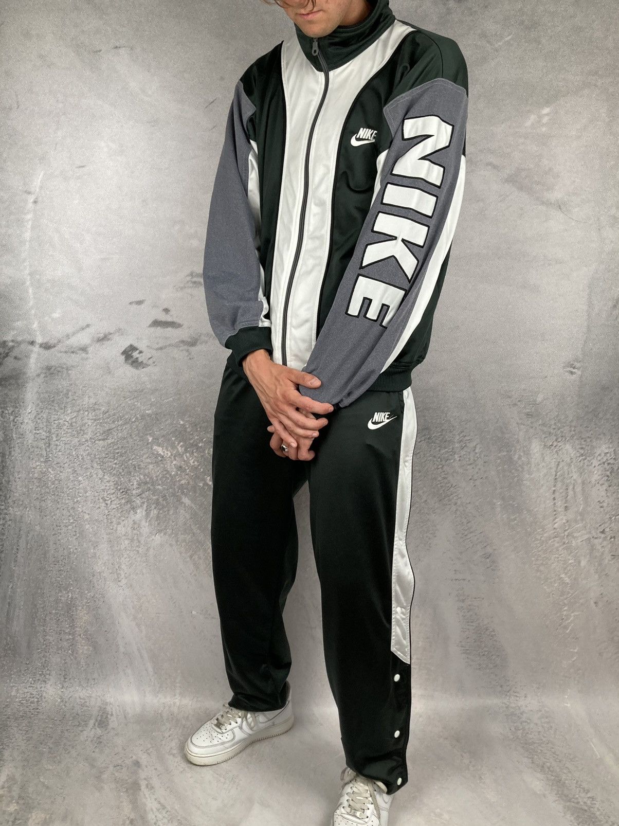 Nike tracksuit 90s best sale