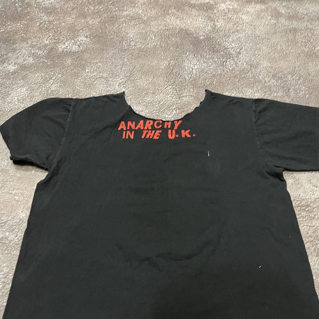 Vintage Vintage Y2K Anarchy Graphic Tee Punk Underground Black L Size US L / EU 52-54 / 3 - 8 Thumbnail