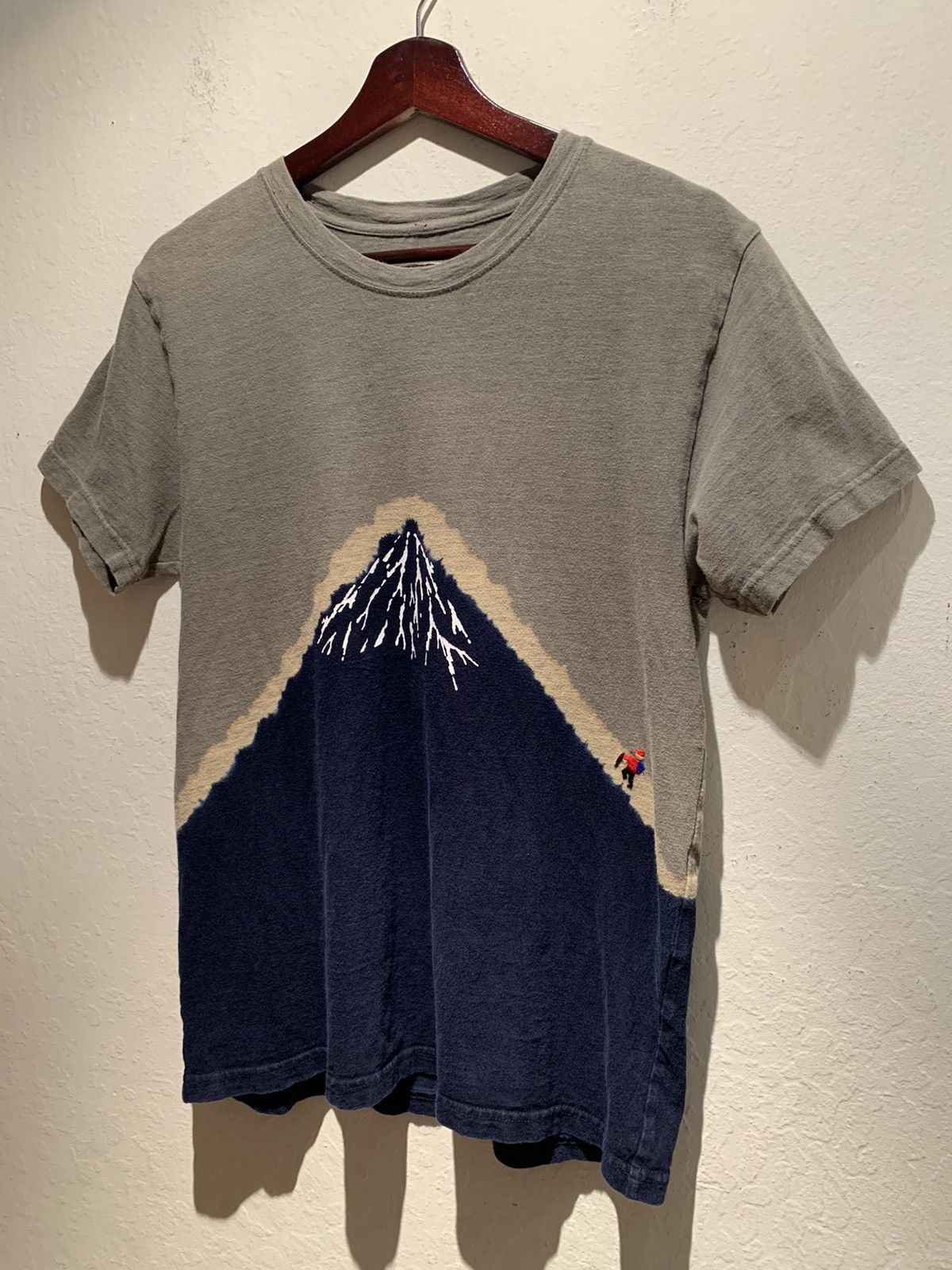 Designer × Japanese Brand × Kapital *RARE* Kapital Mountain Climber Embroidered T-Shirt 2 (S/M) Size US M / EU 48-50 / 2 - 1 Thumbnail
