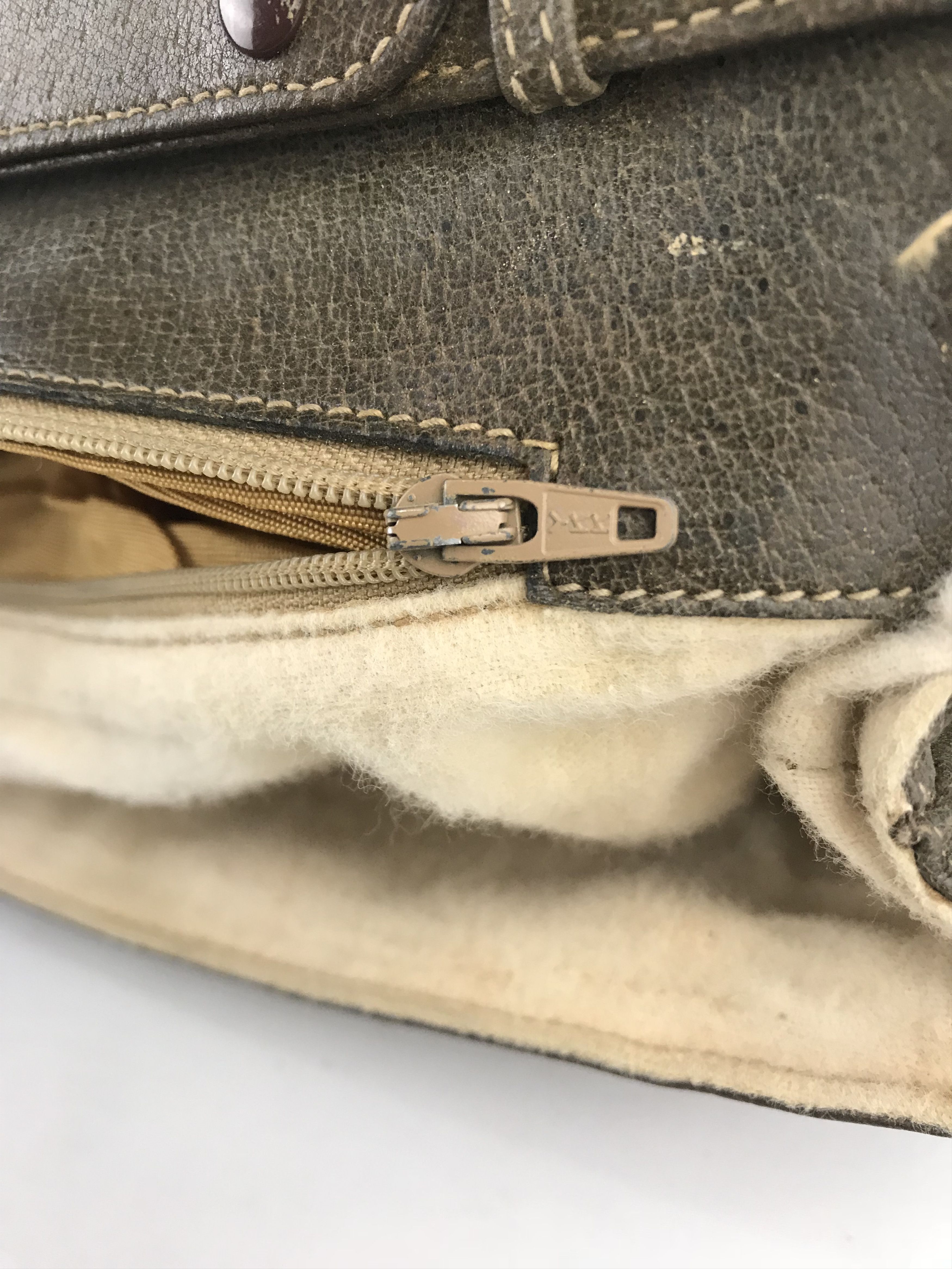 Gucci × Vintage ❌Last Drop❌Vintage Gucci GG Cross body bag Size ONE SIZE - 8 Thumbnail