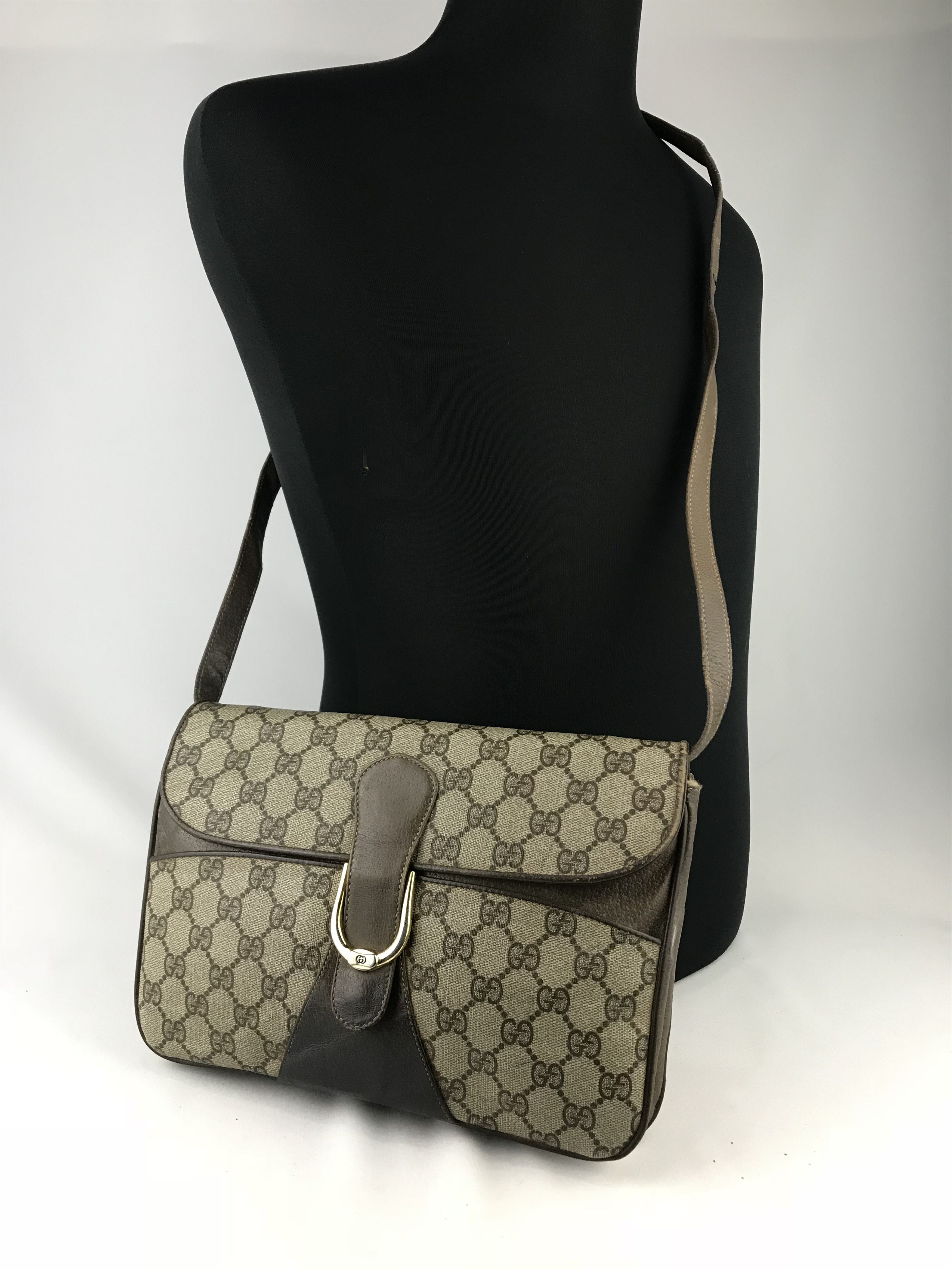 Gucci × Vintage ❌Last Drop❌Vintage Gucci GG Cross body bag Size ONE SIZE - 24 Thumbnail