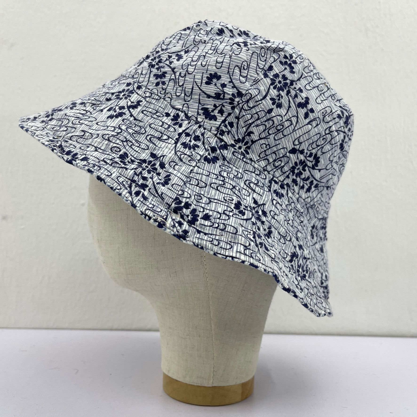 Other Unknown Reversible Nice Design Bucket Hats-BH3041 Size ONE SIZE - 1 Thumbnail