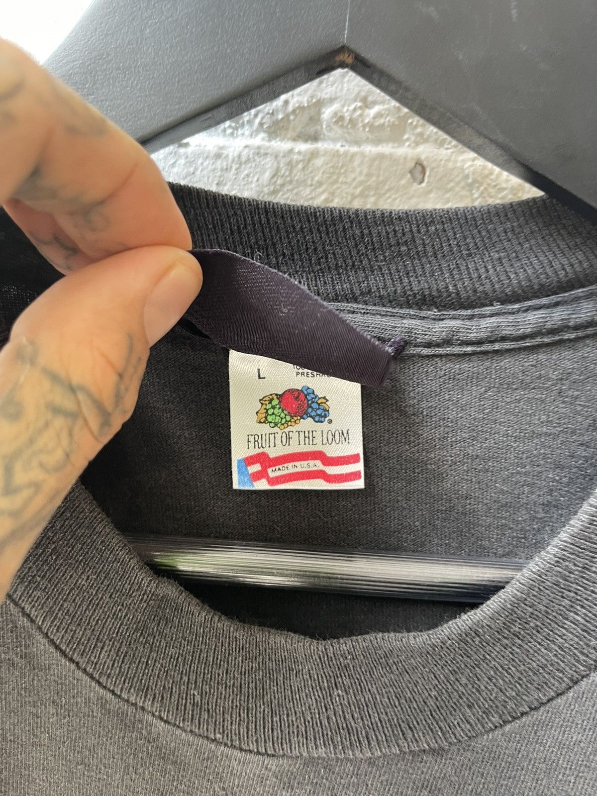 Vintage Vintage 90s FUCK THRASHED SKATER TANK TOP SHIRT 4GSELLER Size US L / EU 52-54 / 3 - 6 Thumbnail