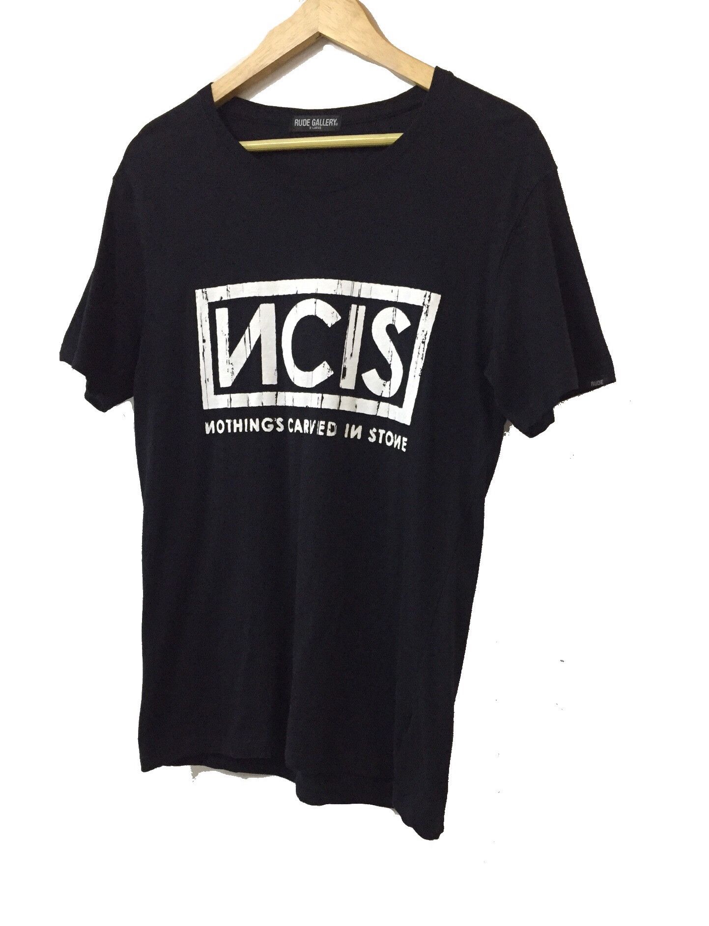 Japanese Brand RUDE GALLERY NOTHING CARVED IN STONE BAND JAPAN TSHIRT Size US XL / EU 56 / 4 - 2 Thumbnail