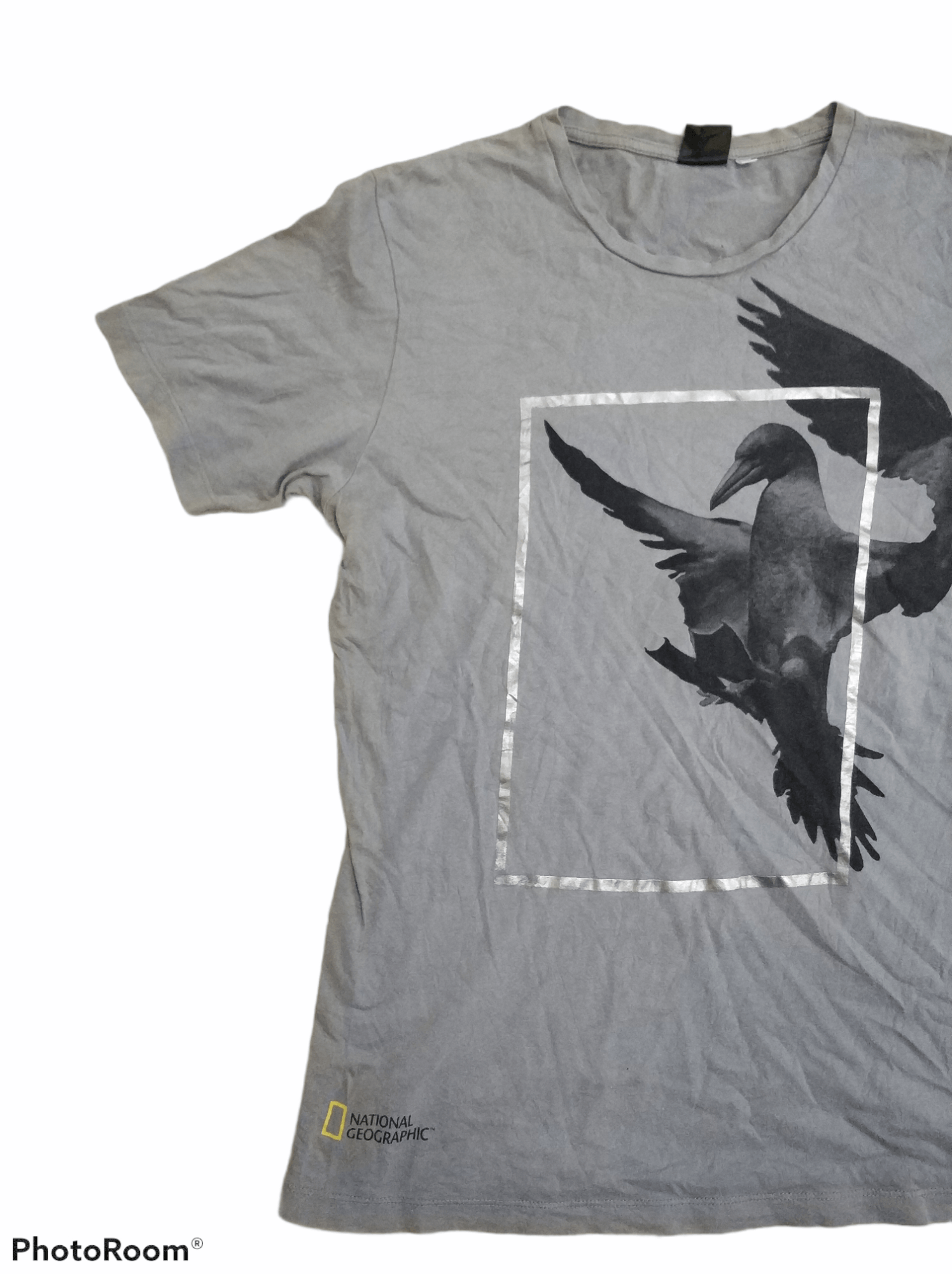 Japanese Brand 🔥National Geographic x Uniqlo Bird Tees Size US M / EU 48-50 / 2 - 5 Thumbnail