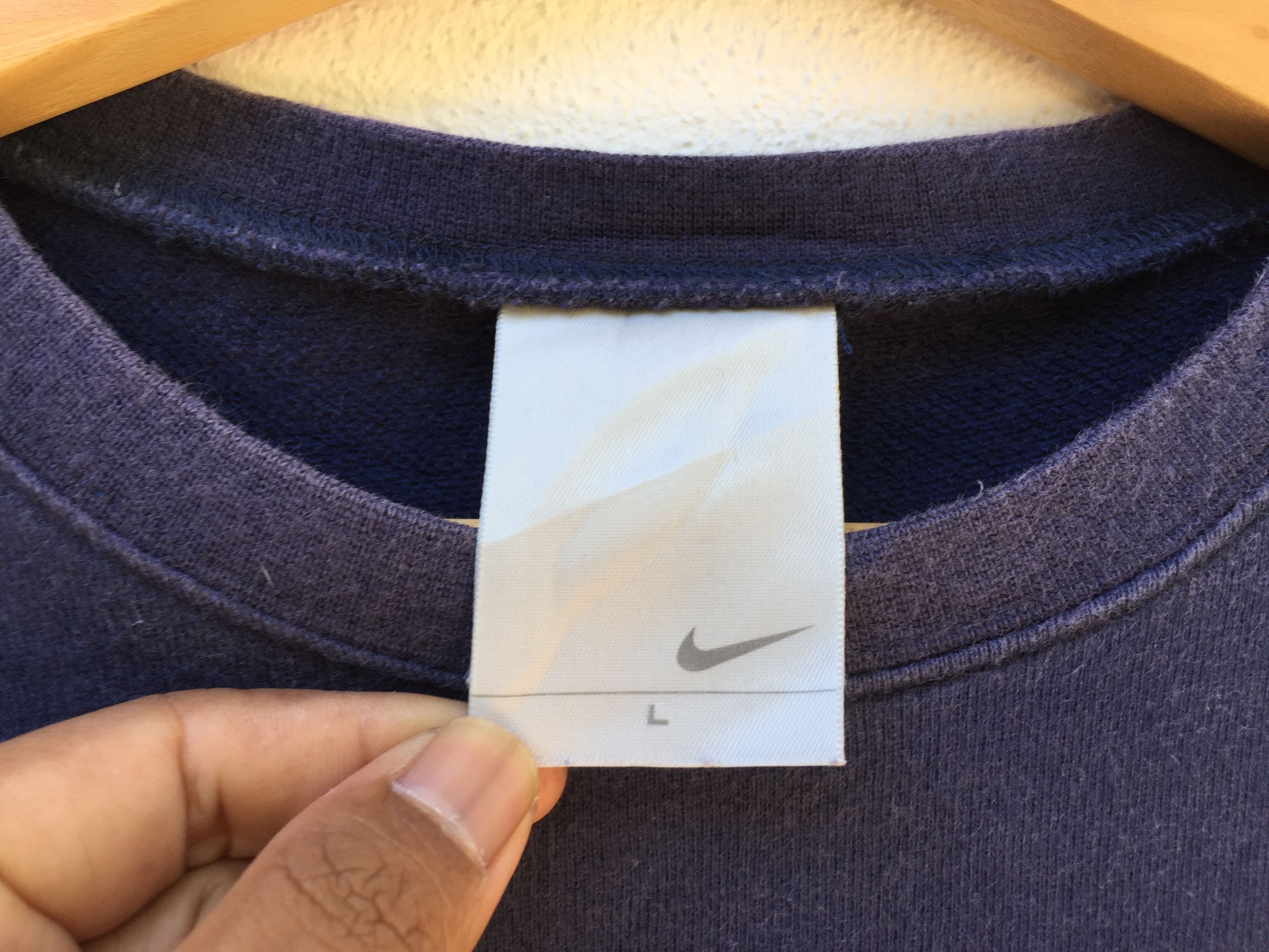 Nike Vintage 90s Nike Air Sweatshirt Big Logo Nike Air Crew Neck Size US L / EU 52-54 / 3 - 5 Thumbnail