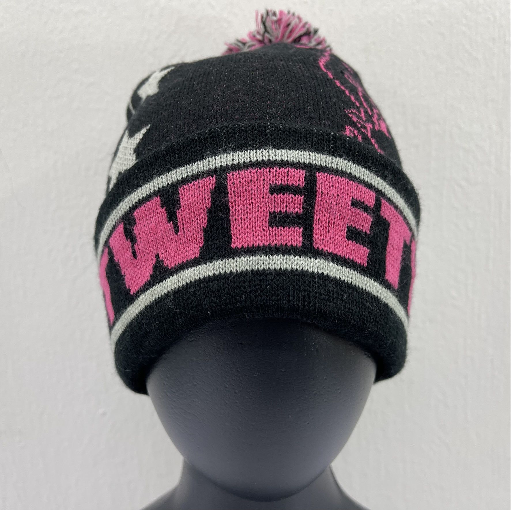 Warner Bros Tweety Nice Design Beanie Hats-C344 Size ONE SIZE - 3 Thumbnail
