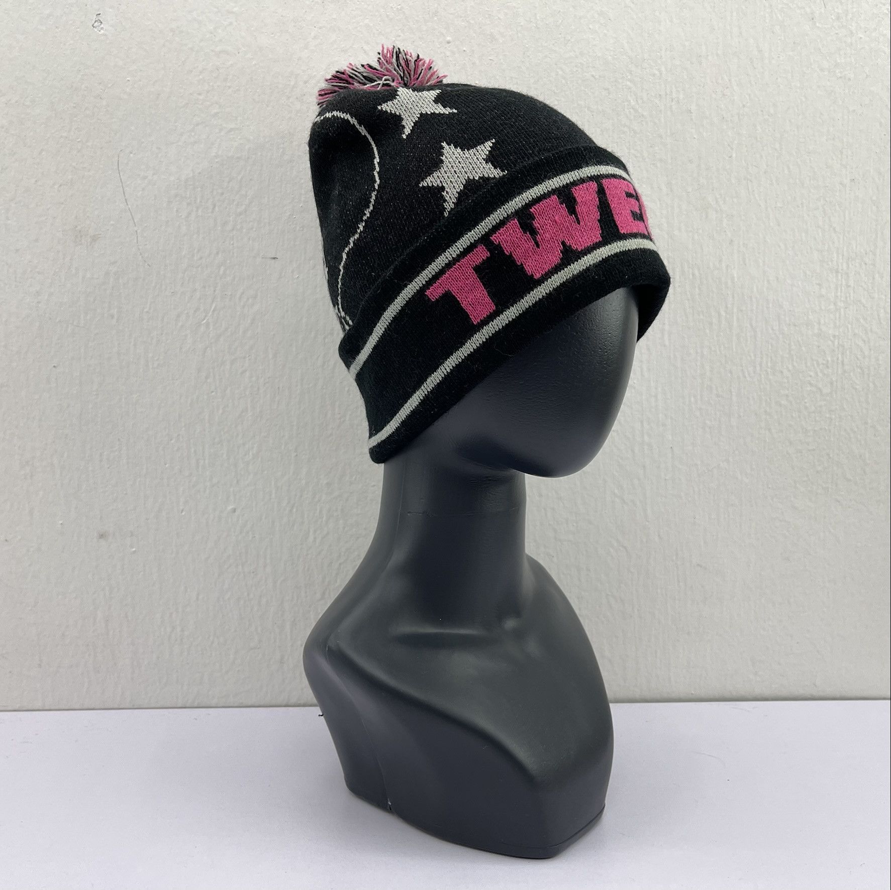 Warner Bros Tweety Nice Design Beanie Hats-C344 Size ONE SIZE - 4 Thumbnail