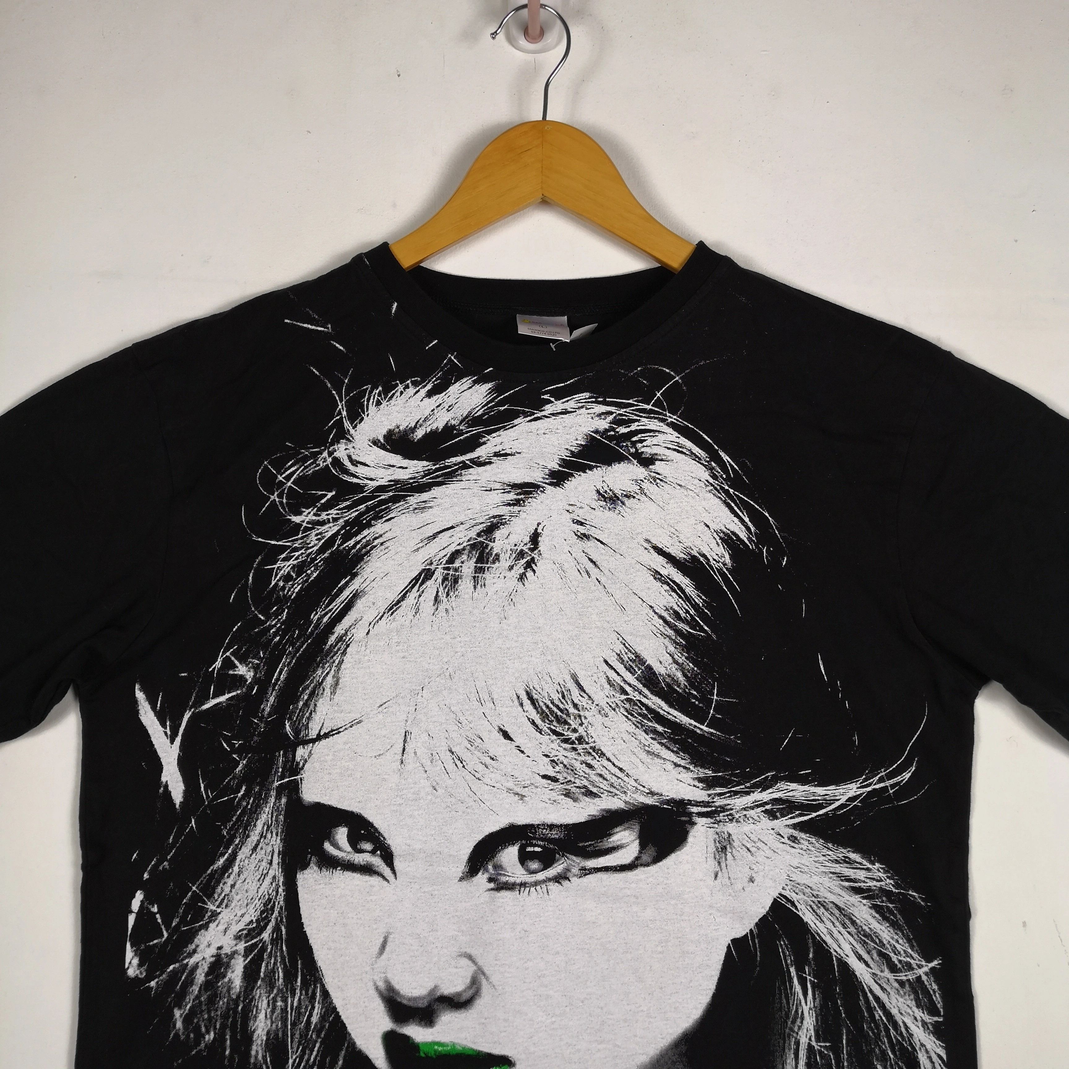 Band Tees × Vintage Vintage Momoka Ariyasu T-Shirt Clover Z Japanese Band Tees Size US L / EU 52-54 / 3 - 3 Thumbnail
