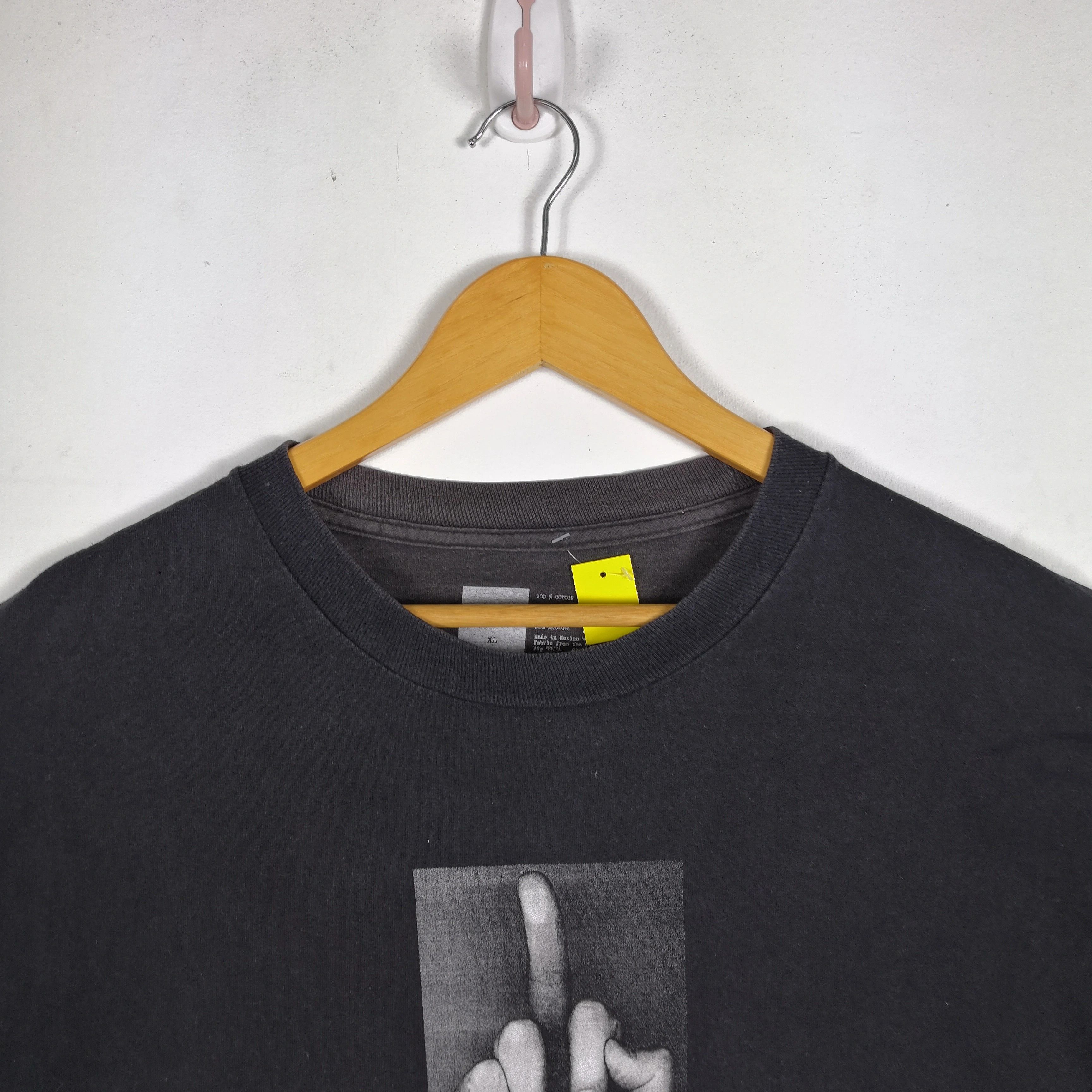 Chocolate Chocolate T-Shirt Middle Finger FUCking Skateboarding Tees Size US XL / EU 56 / 4 - 4 Thumbnail
