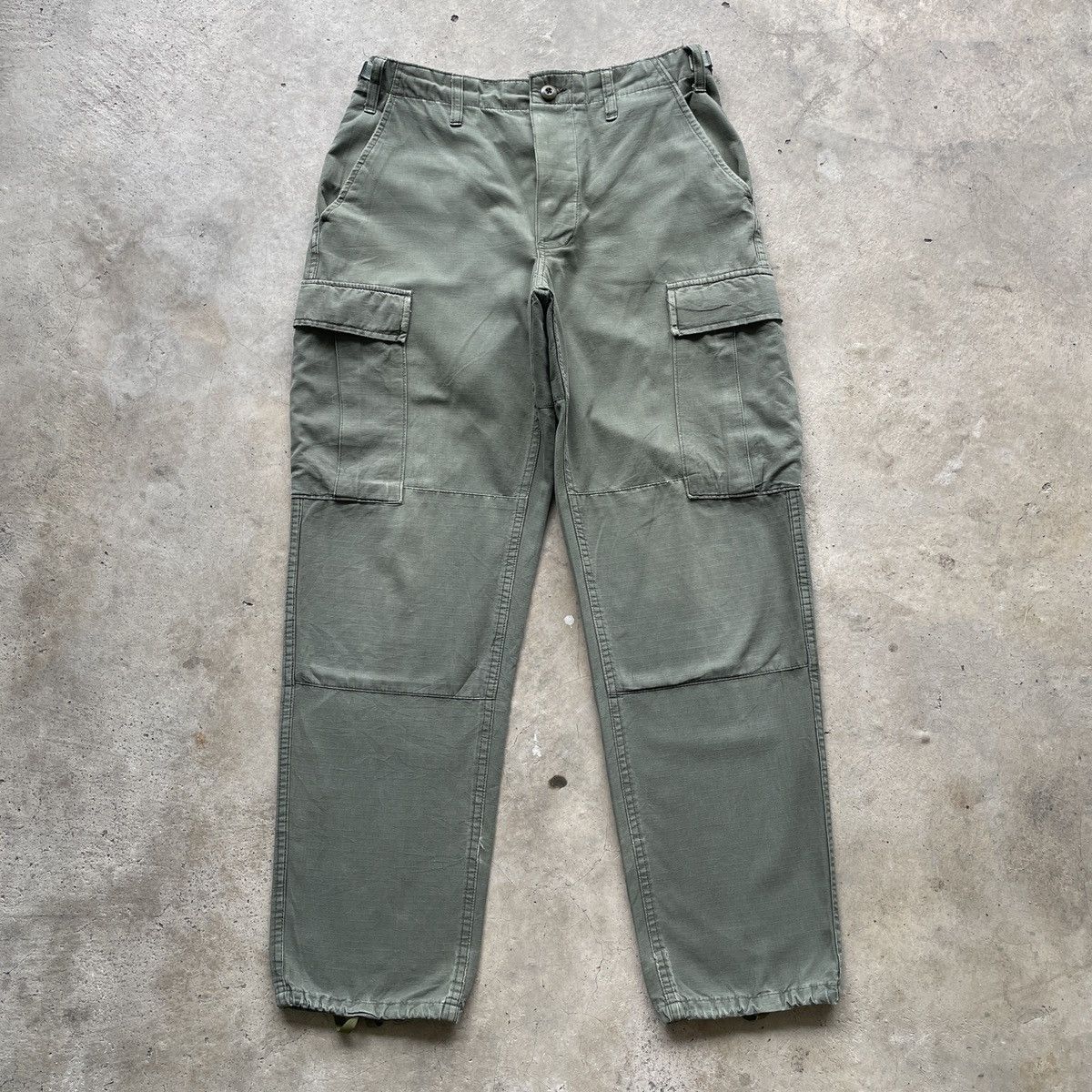 image of Vintage Parachute Faded Double Knee Combat Cargo Pants W30 in Green, Men's