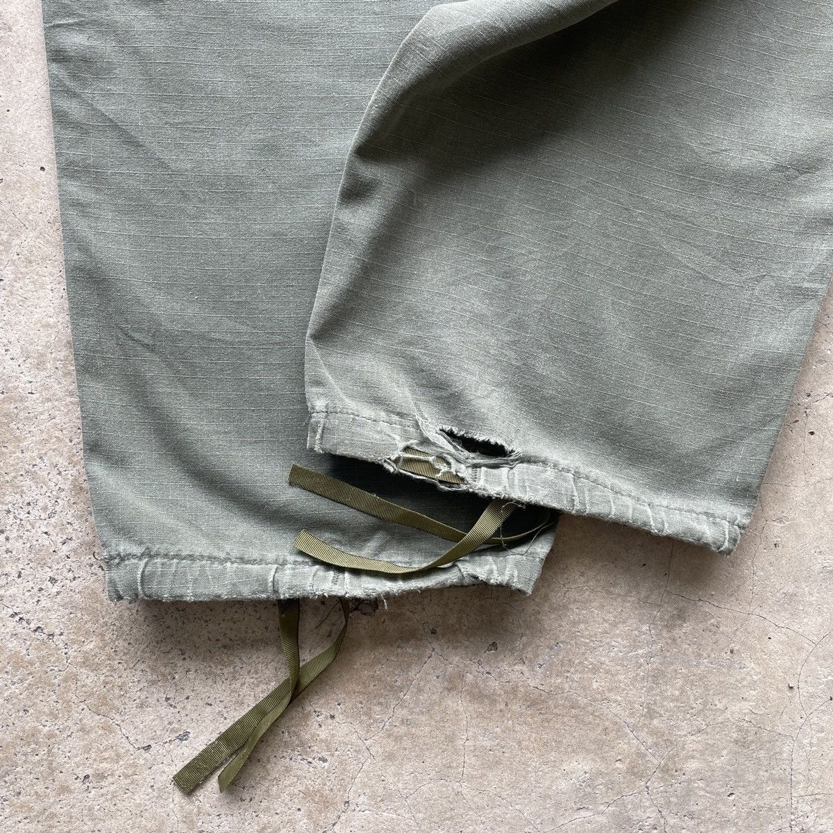 Japanese Brand Vintage Parachute Faded Double Knee Combat Cargo Pants W30 Size US 30 / EU 46 - 8 Thumbnail