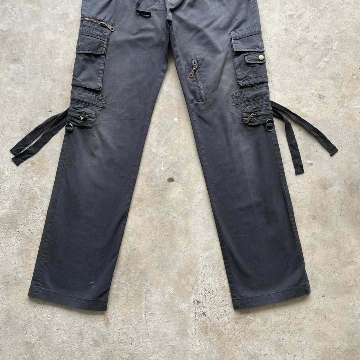 Japanese Brand Vintage Japanese BONDAGE 10 Pocket Faded Cargo Pants Black Size US 30 / EU 46 - 4 Thumbnail