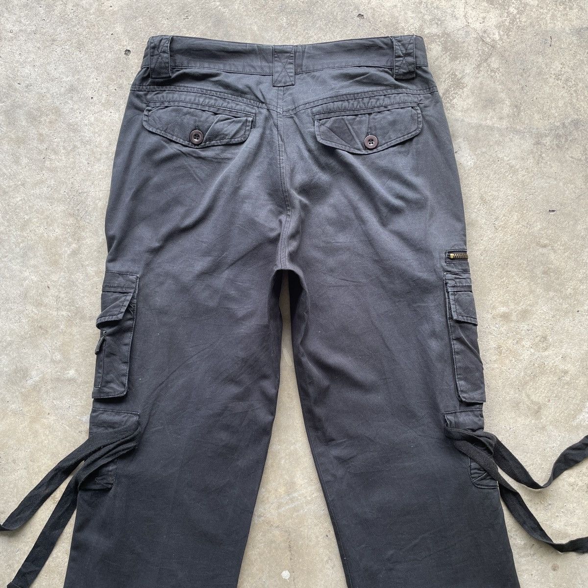 Japanese Brand Vintage Japanese BONDAGE 10 Pocket Faded Cargo Pants Black Size US 30 / EU 46 - 9 Thumbnail