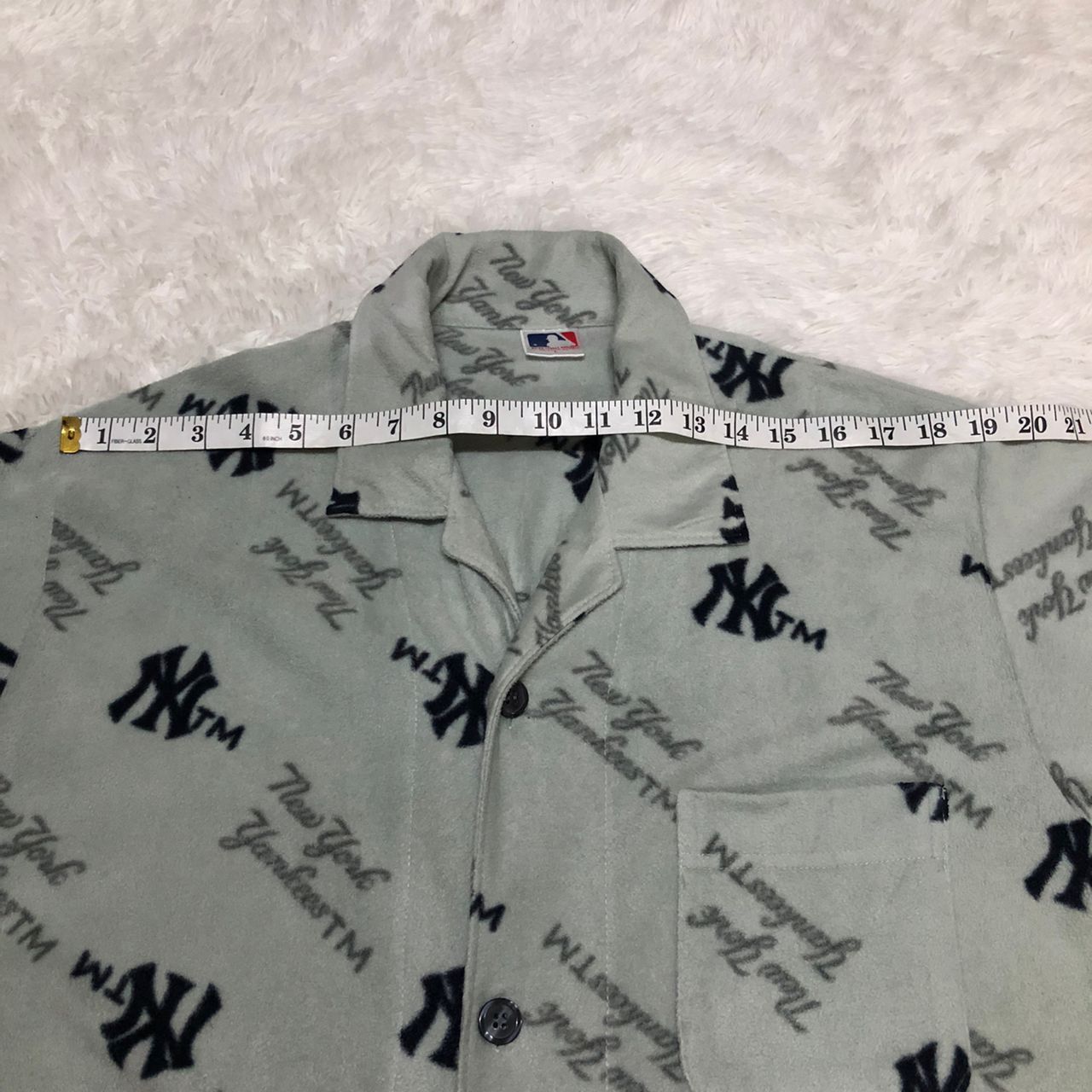 MLB New York Yankees fleece button up night wear Size US M / EU 48-50 / 2 - 4 Thumbnail
