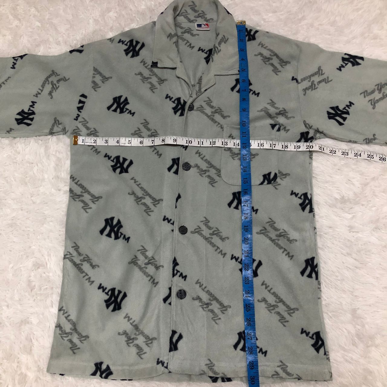 MLB New York Yankees fleece button up night wear Size US M / EU 48-50 / 2 - 3 Thumbnail