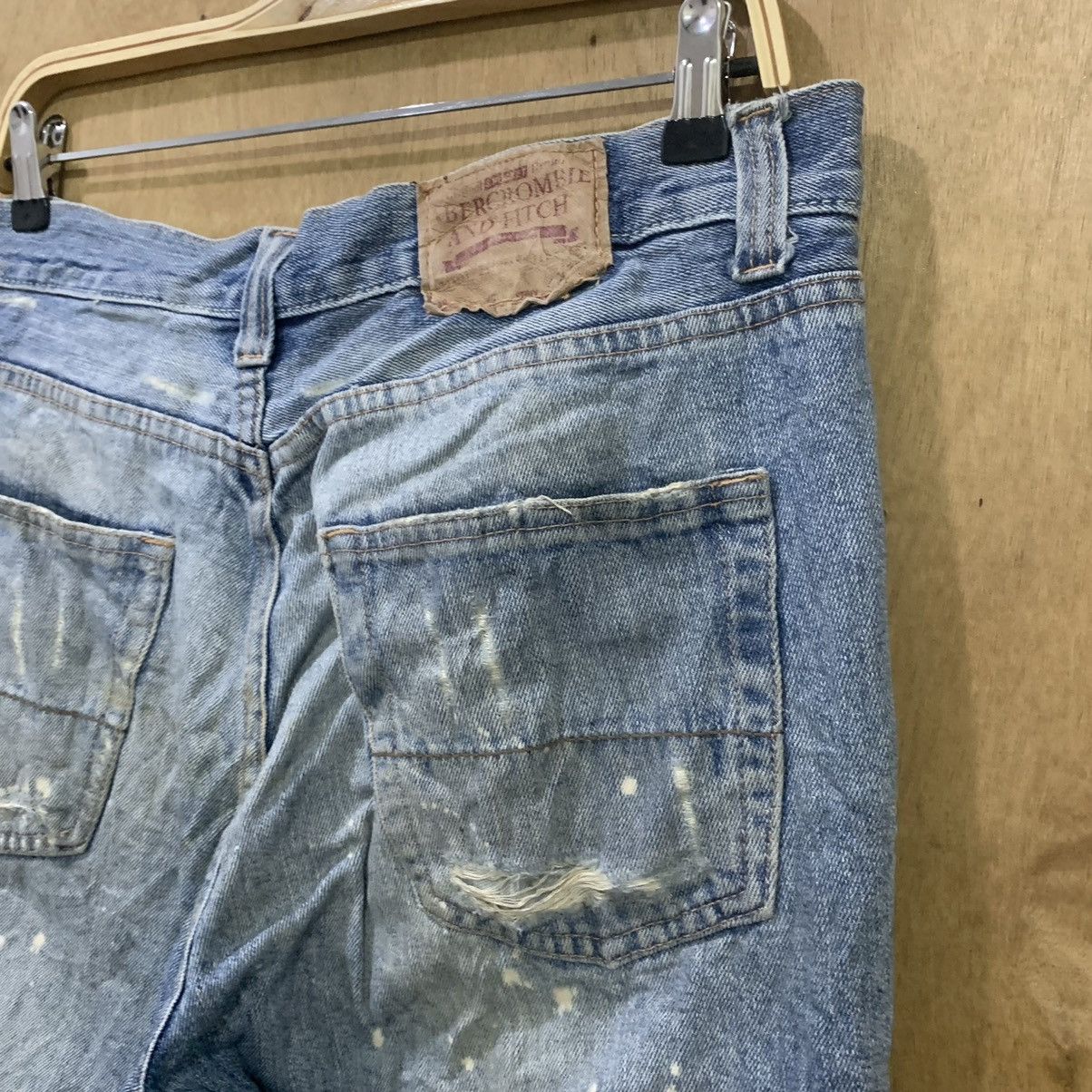 Abercrombie & Fitch AMBERCROMBIE&FITCH 80s Paint Splatter Disstress Denim Jeans Size US 34 / EU 50 - 13 Thumbnail
