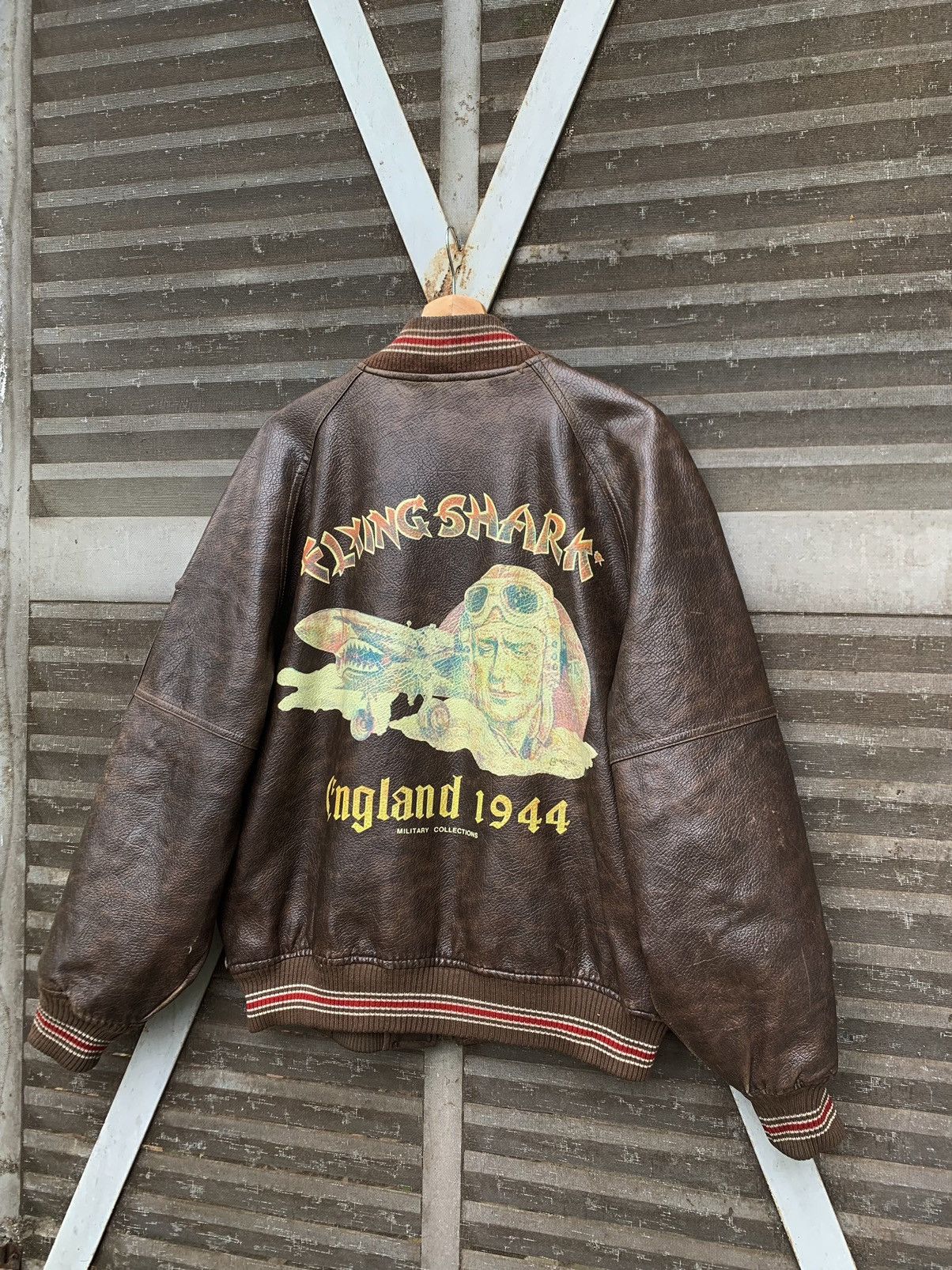 Vintage 🪖Vintage FLYING SHARK MILITARY BROWN LEATHER BOMBER JACKET Size US L / EU 52-54 / 3 - 1 Thumbnail