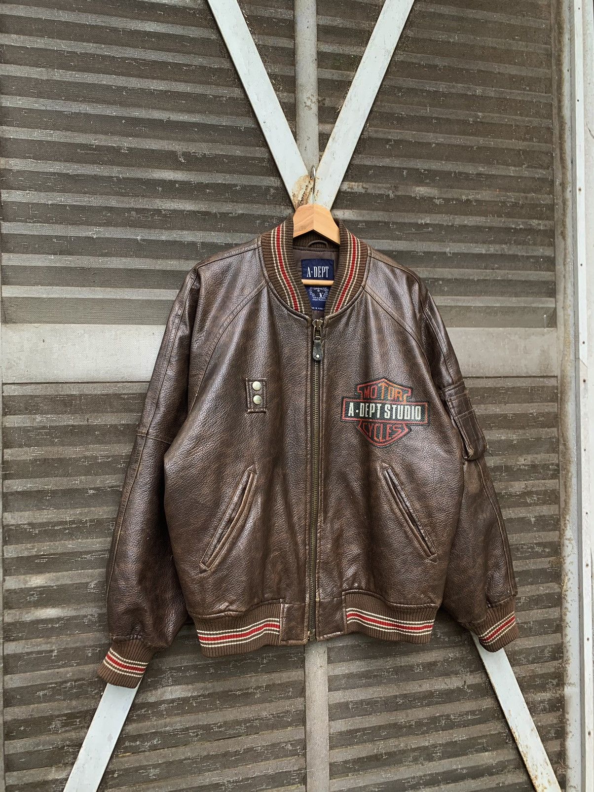 Vintage 🪖Vintage FLYING SHARK MILITARY BROWN LEATHER BOMBER JACKET Size US L / EU 52-54 / 3 - 6 Thumbnail