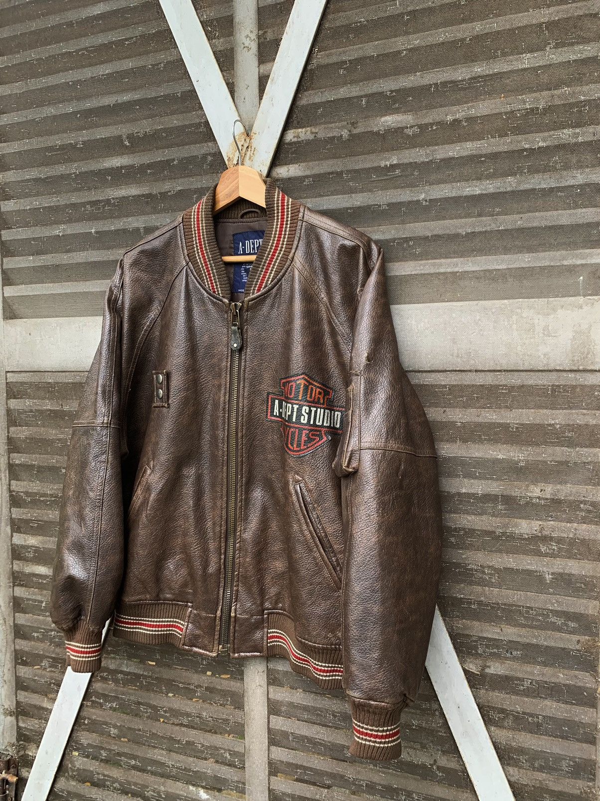 Vintage 🪖Vintage FLYING SHARK MILITARY BROWN LEATHER BOMBER JACKET Size US L / EU 52-54 / 3 - 5 Thumbnail