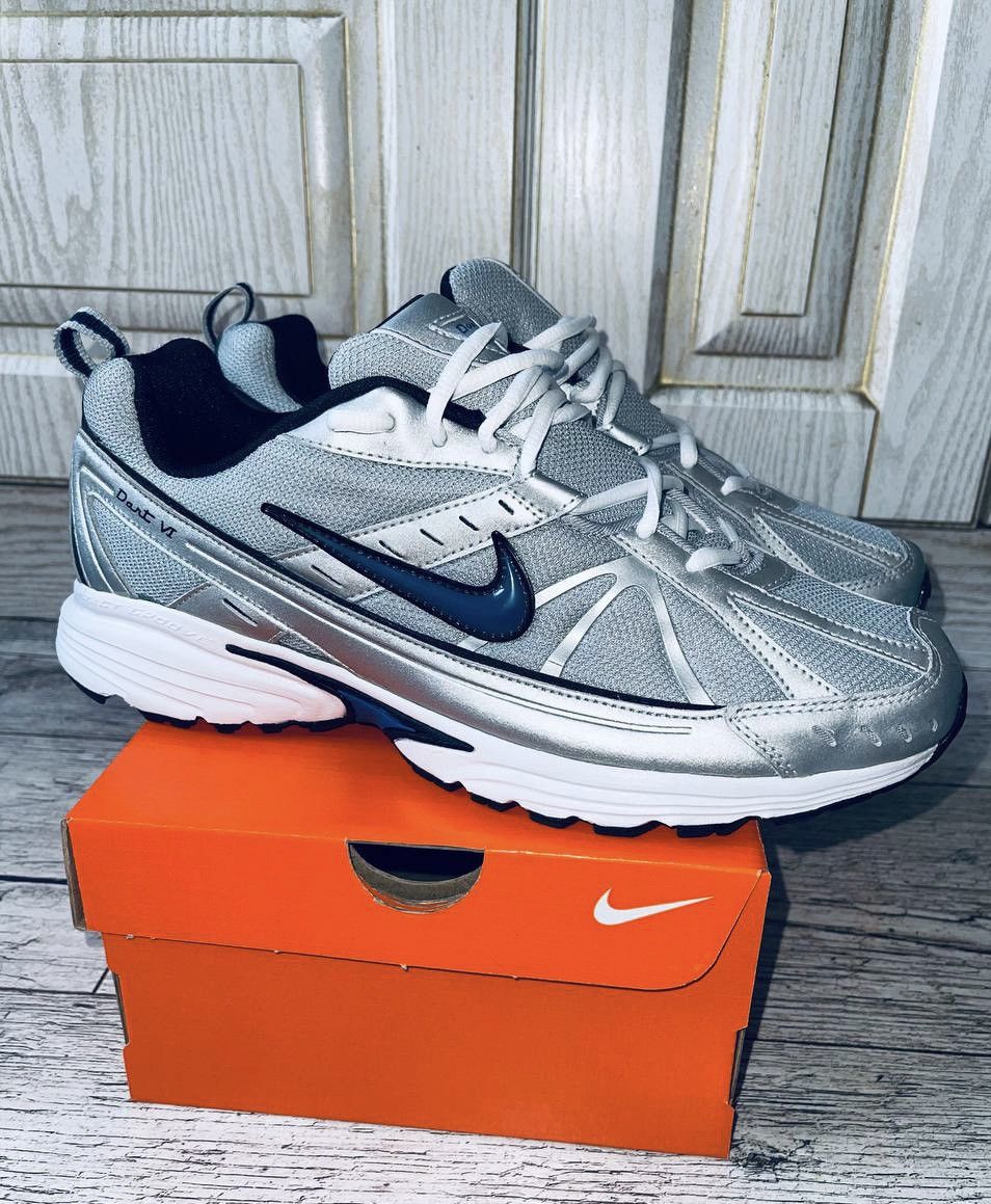 image of Nikelab Air Zoom Dart 2009 Shoes in Silver, Men's (Size 12)