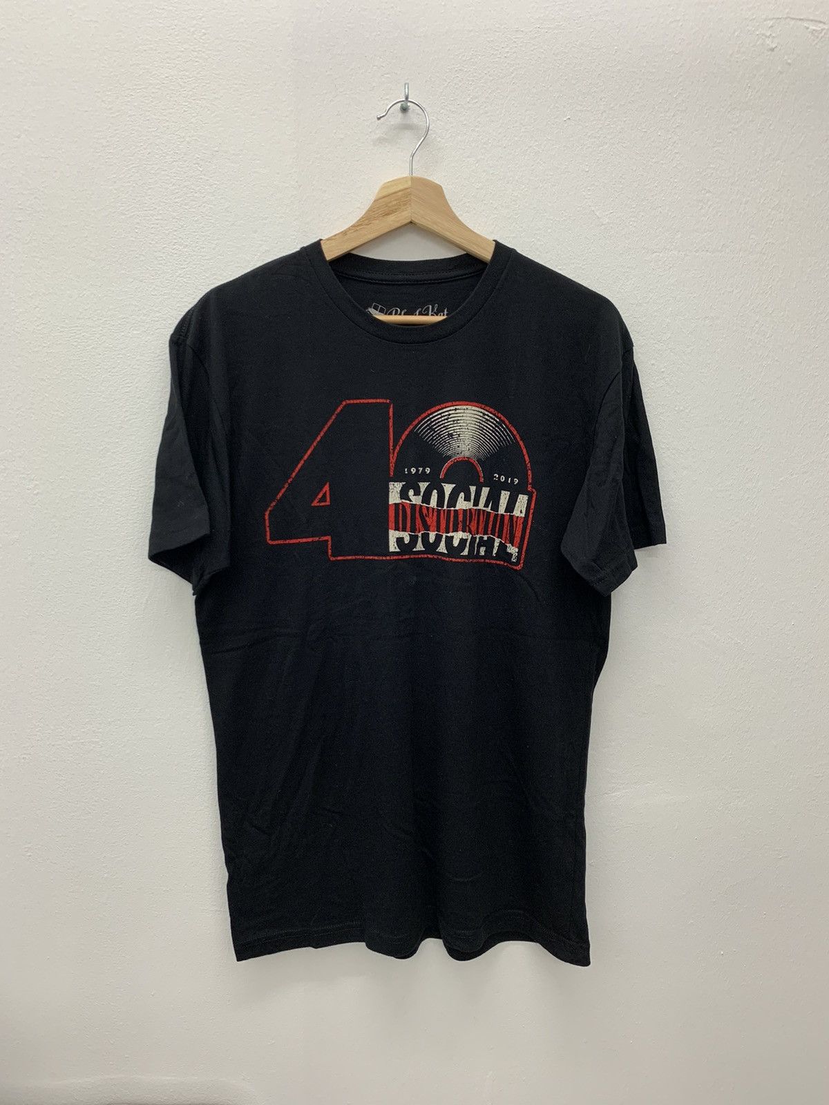 Band Tees Social Distortion 2019 Tour Punk Rock Band Tshirt Size US M / EU 48-50 / 2 - 1 Thumbnail