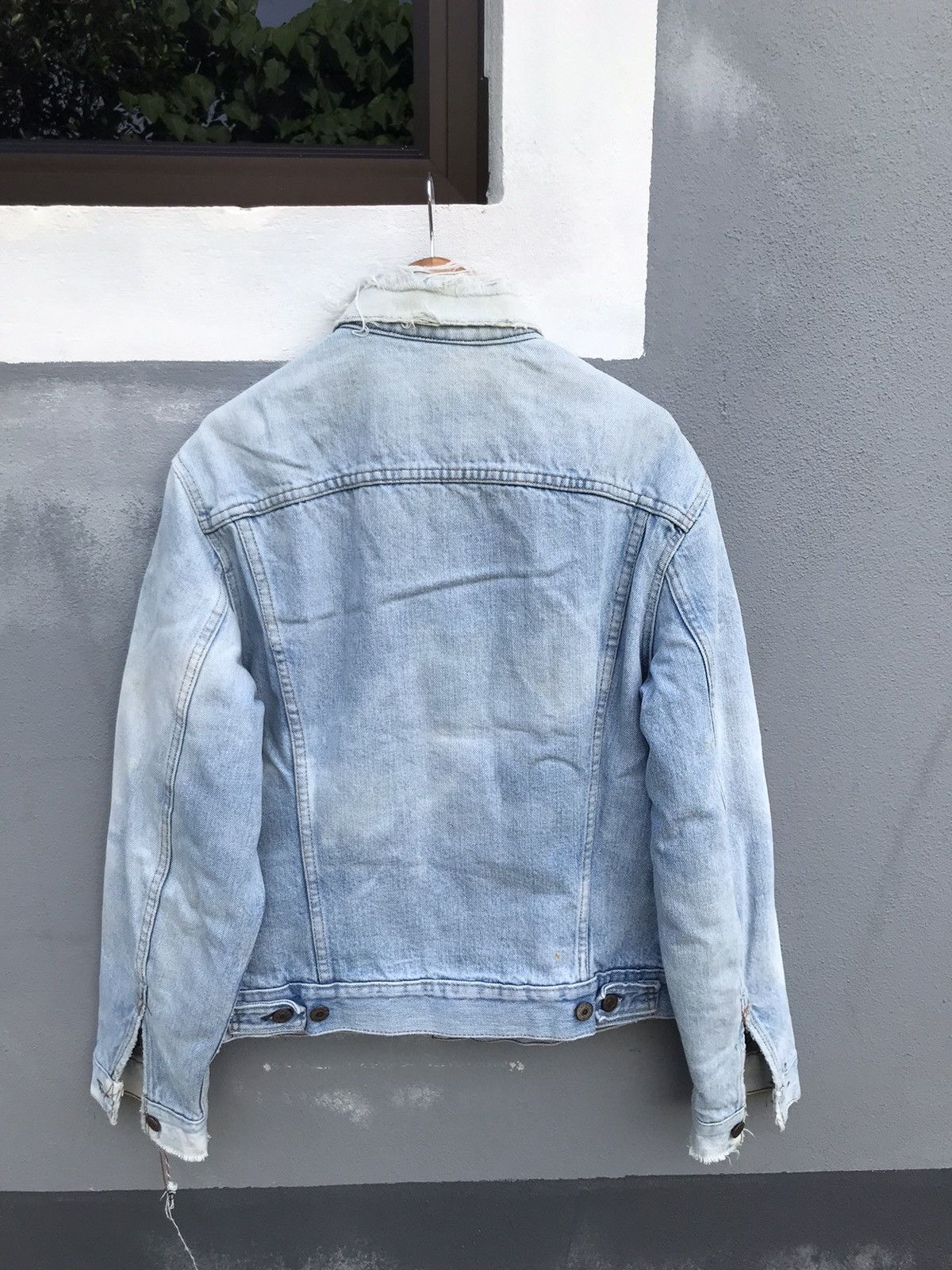 Levi's Vintage 70s levi’s light blue blanket trucker denim jacket Size US S / EU 44-46 / 1 - 5 Thumbnail