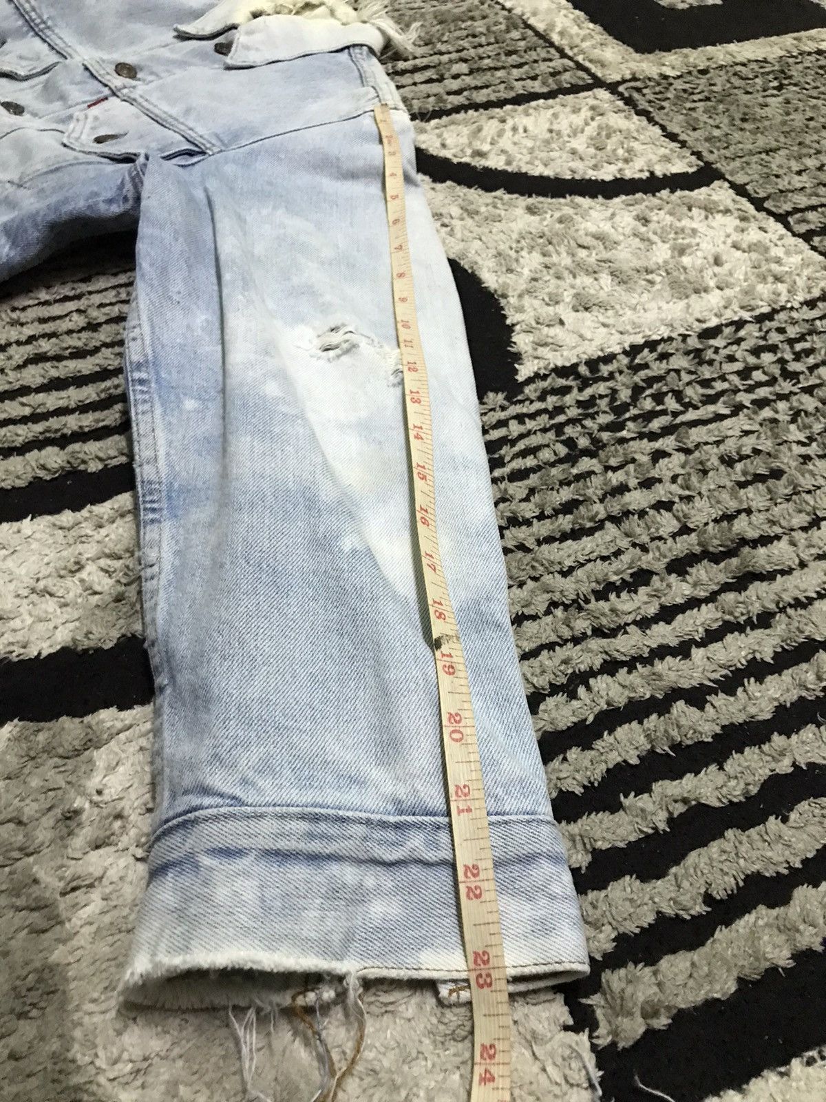 Levi's Vintage 70s levi’s light blue blanket trucker denim jacket Size US S / EU 44-46 / 1 - 9 Thumbnail