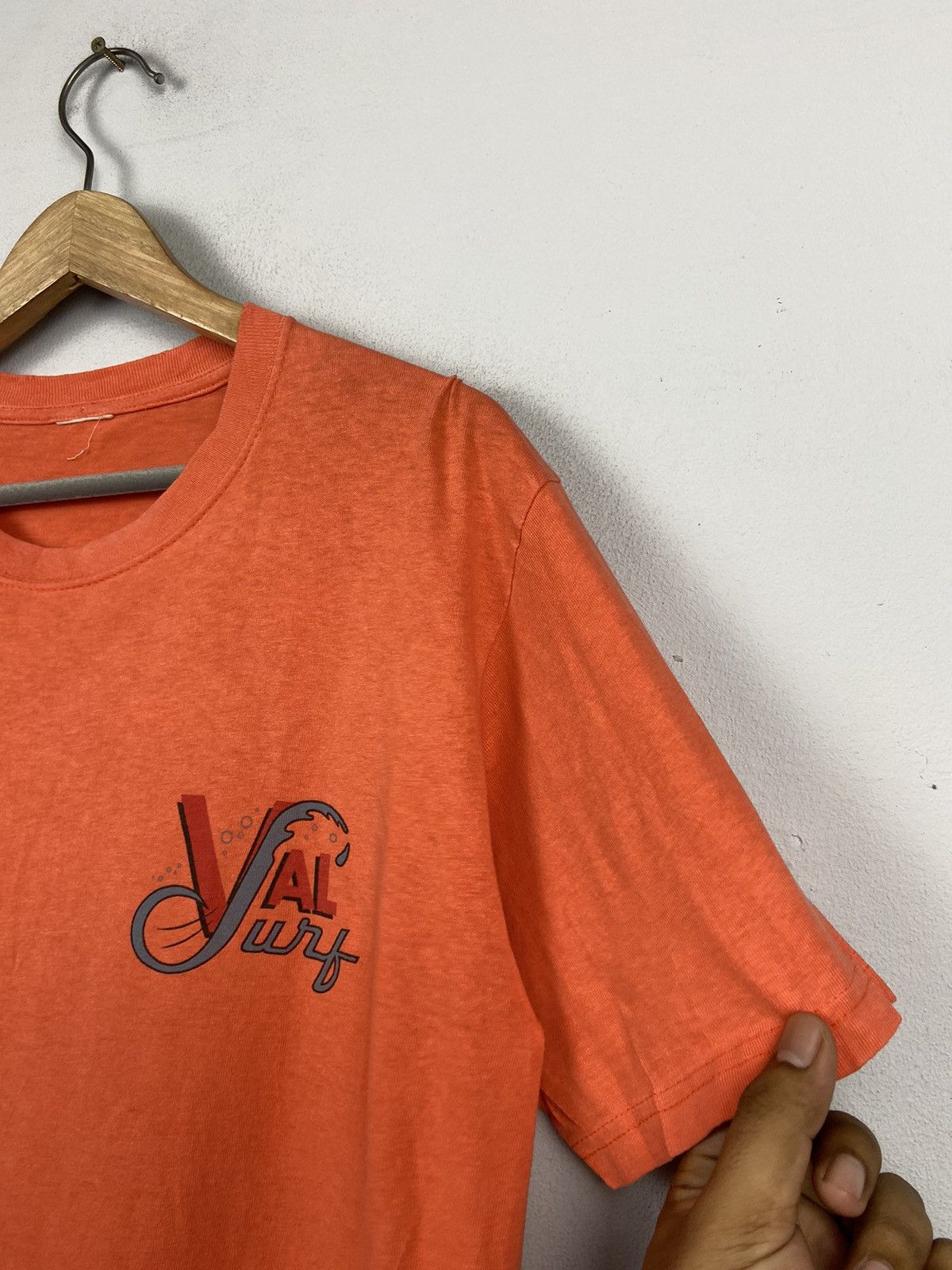 Vintage Vintage 90s Val Surf Skateboard Surf Tee Size US M / EU 48-50 / 2 - 7 Thumbnail